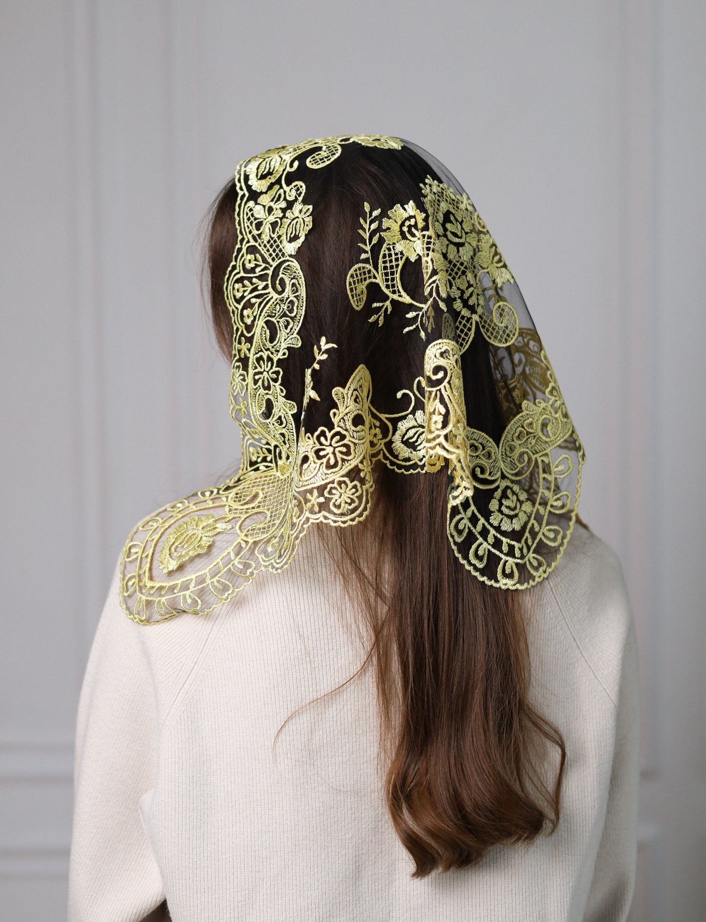 YELLOW TRIANGLE VEIL