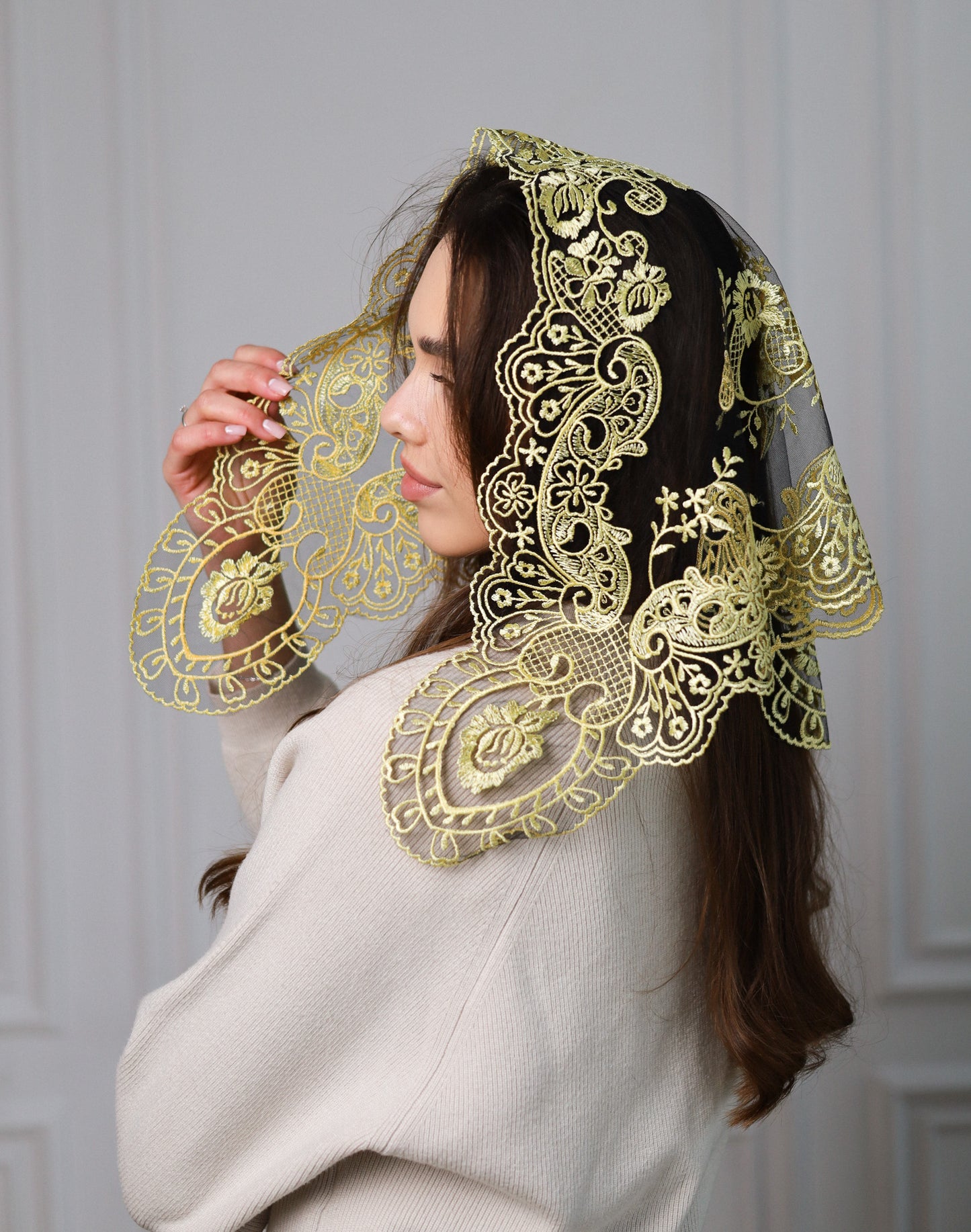 YELLOW TRIANGLE VEIL