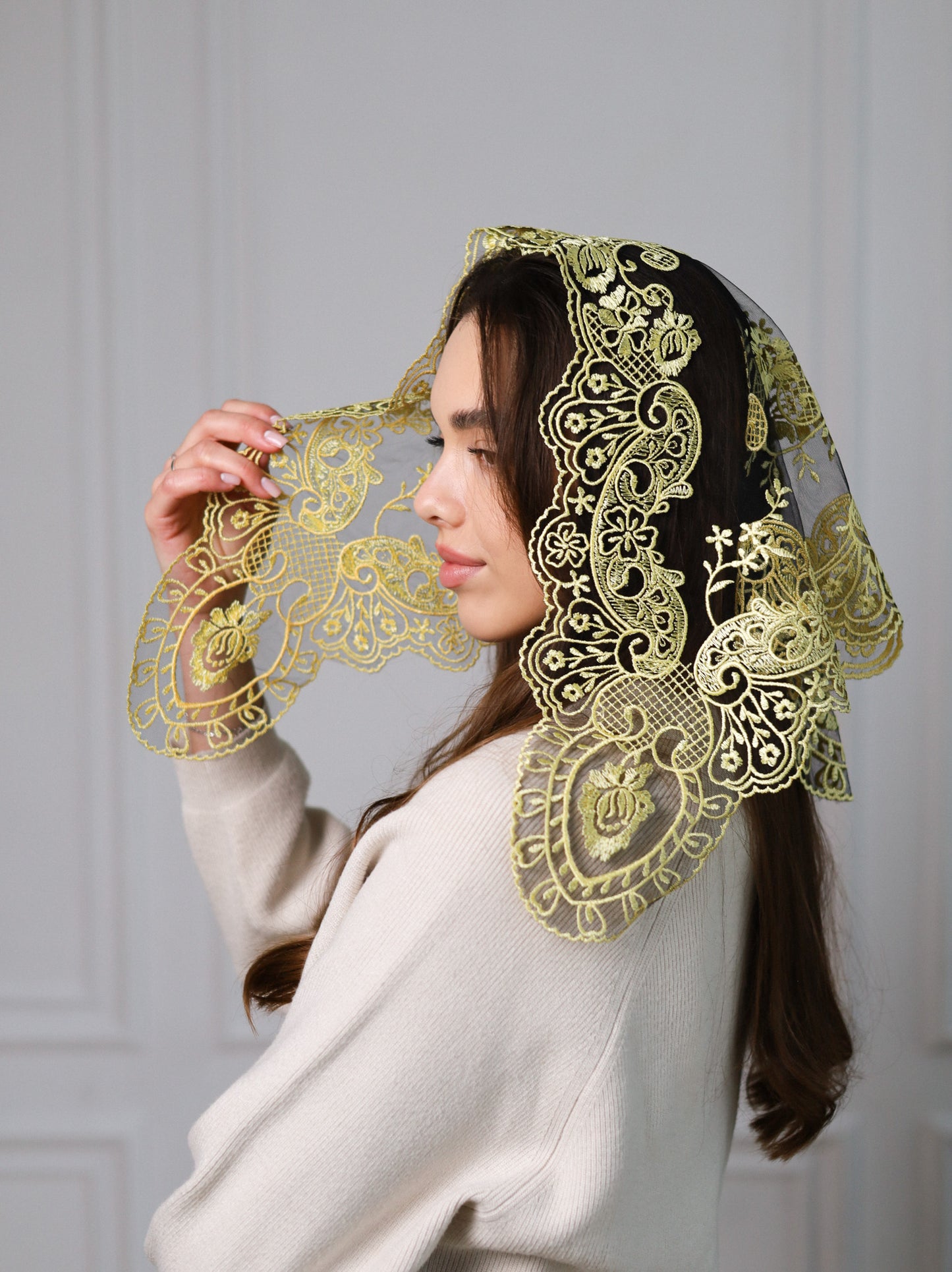 YELLOW TRIANGLE VEIL