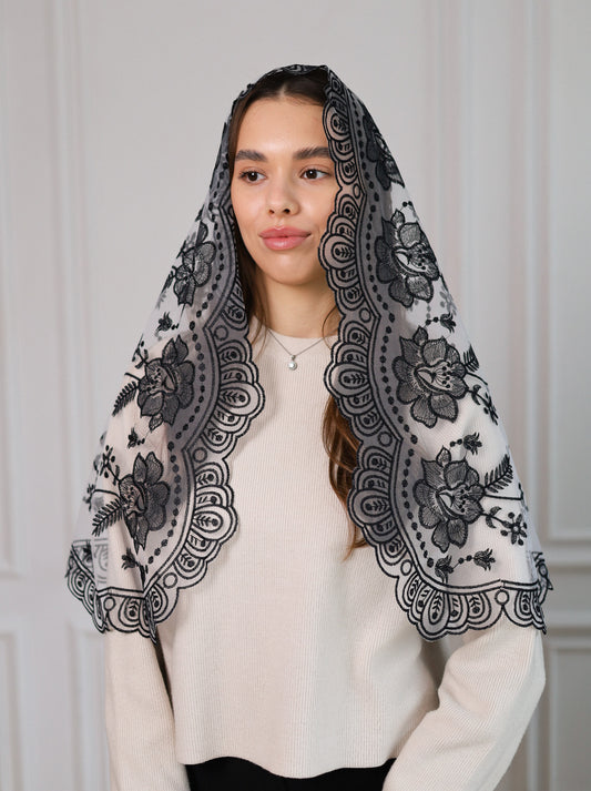 NEW BLACK & WHITE MANTILLA