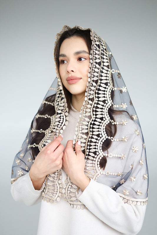 GOLD & BLUE VEIL