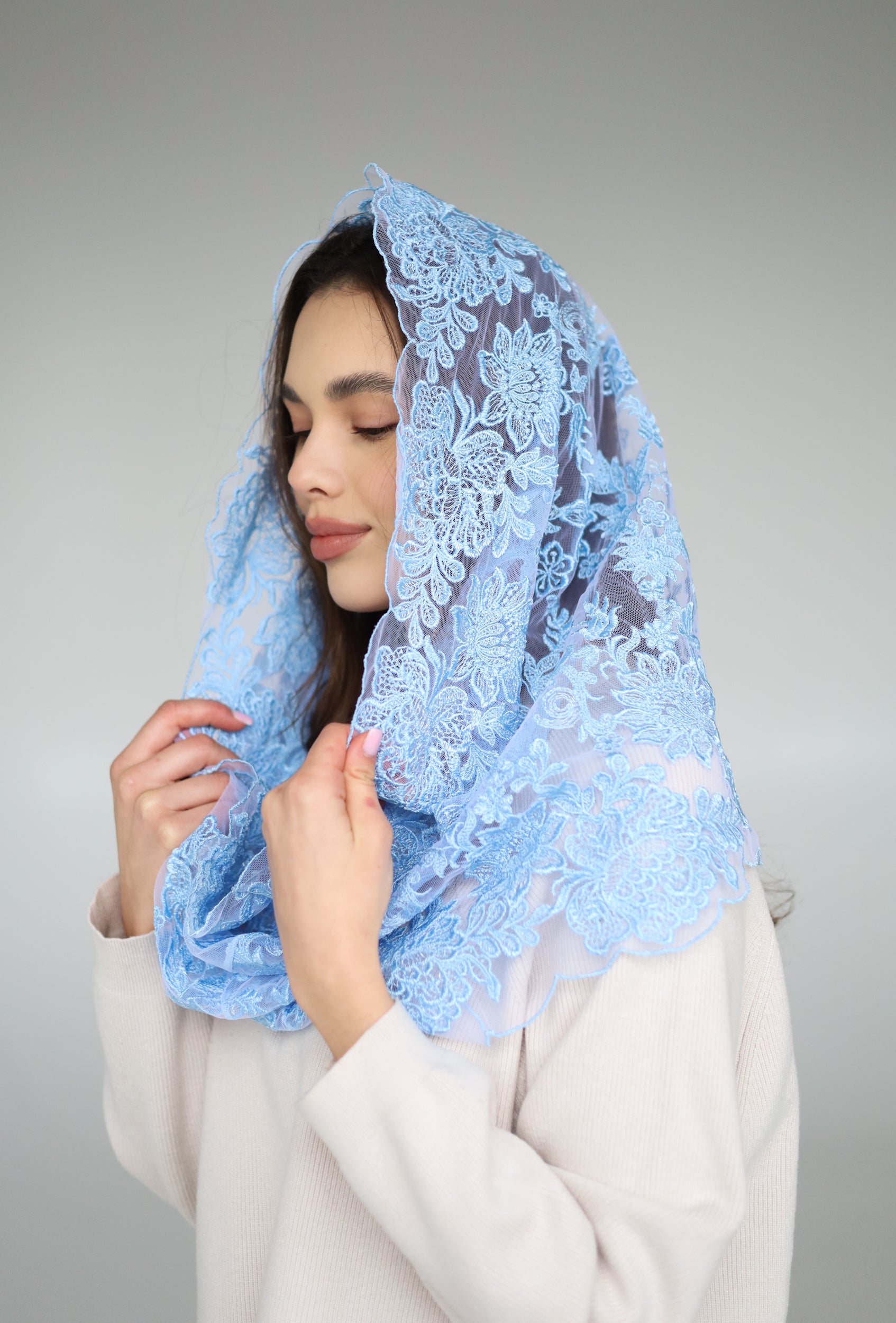BLUE INFINITY MANTILLA - MariaVeils