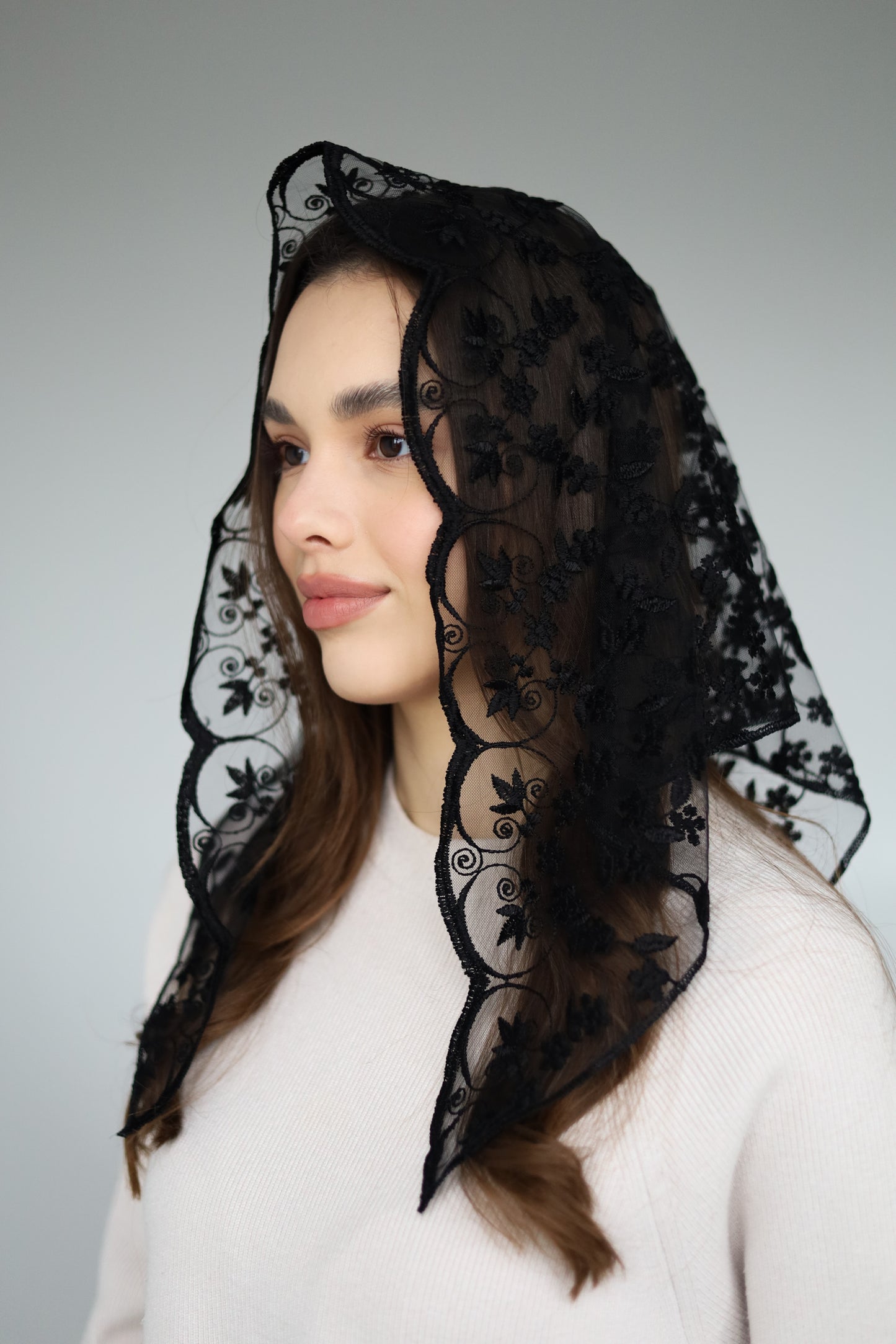 BLACK TRIANGLE VEIL