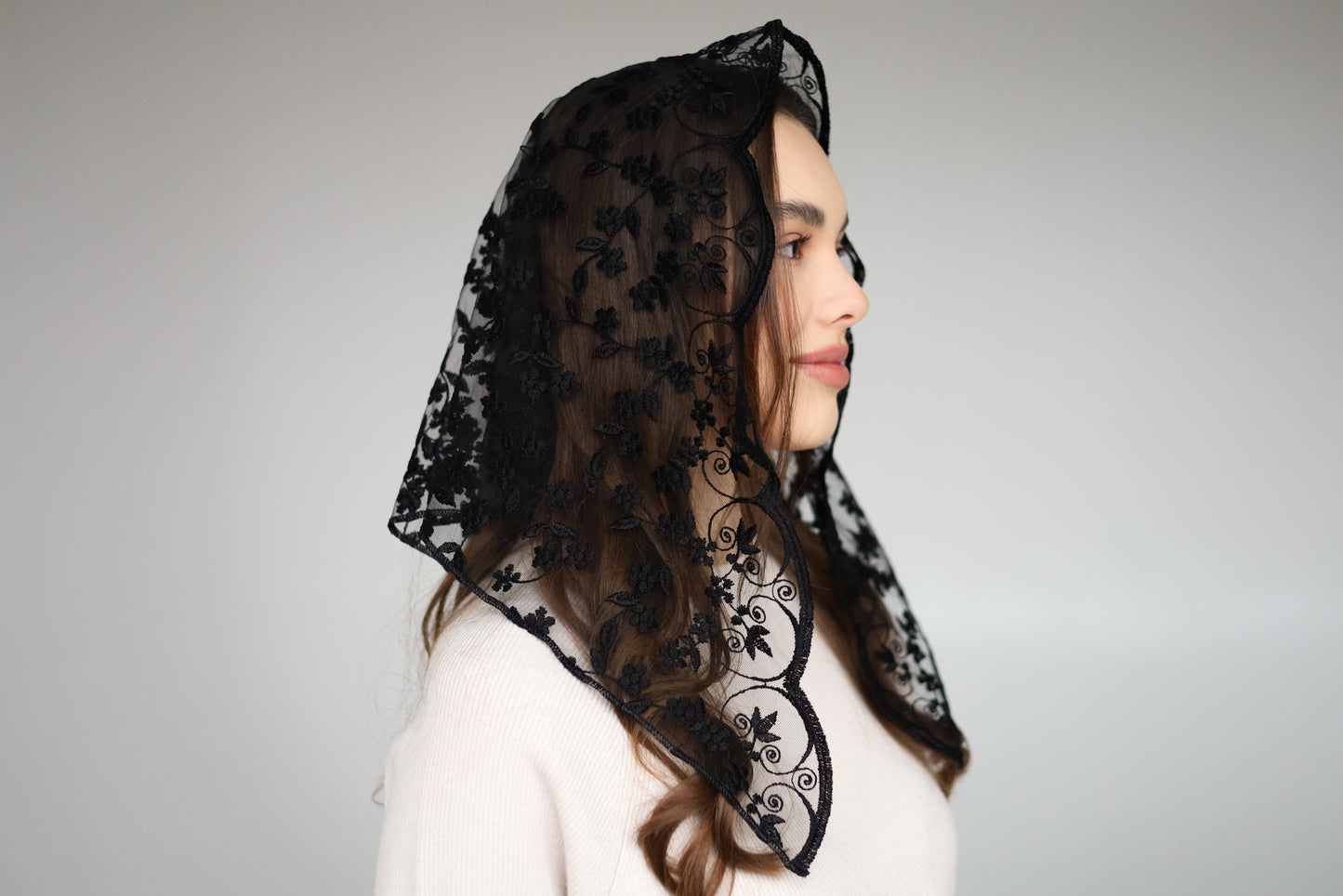 BLACK TRIANGLE VEIL