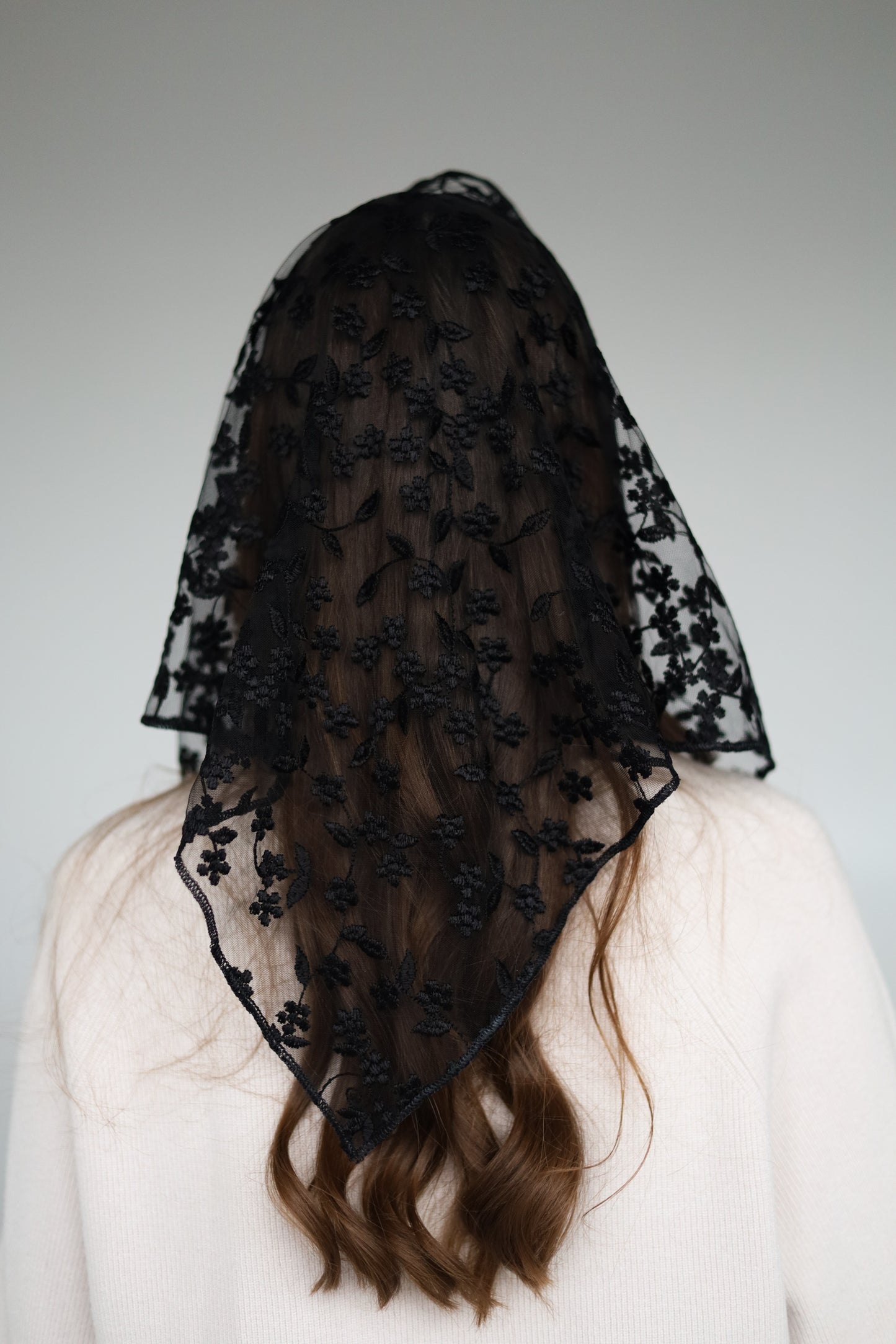 BLACK TRIANGLE VEIL