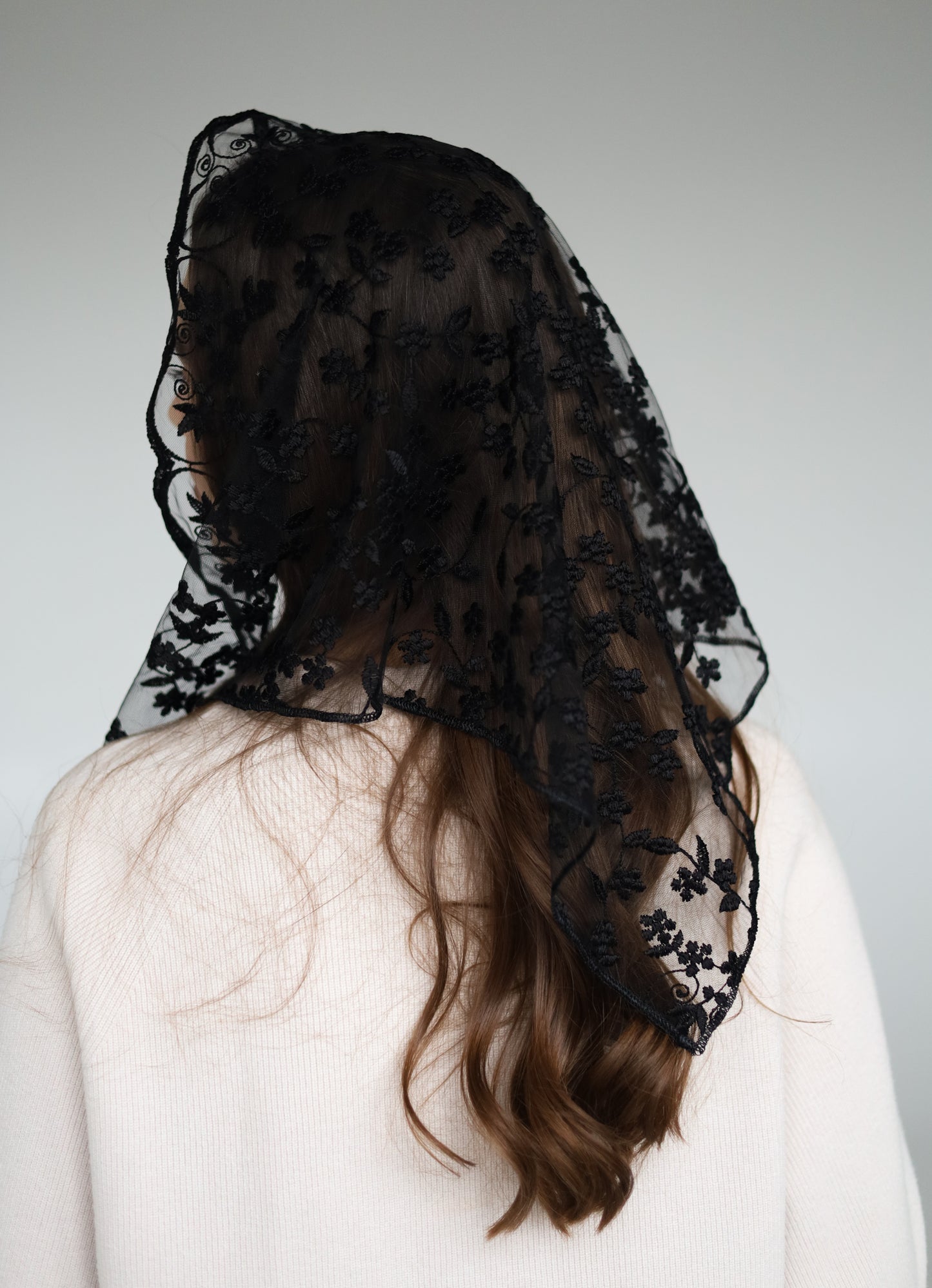 BLACK TRIANGLE VEIL