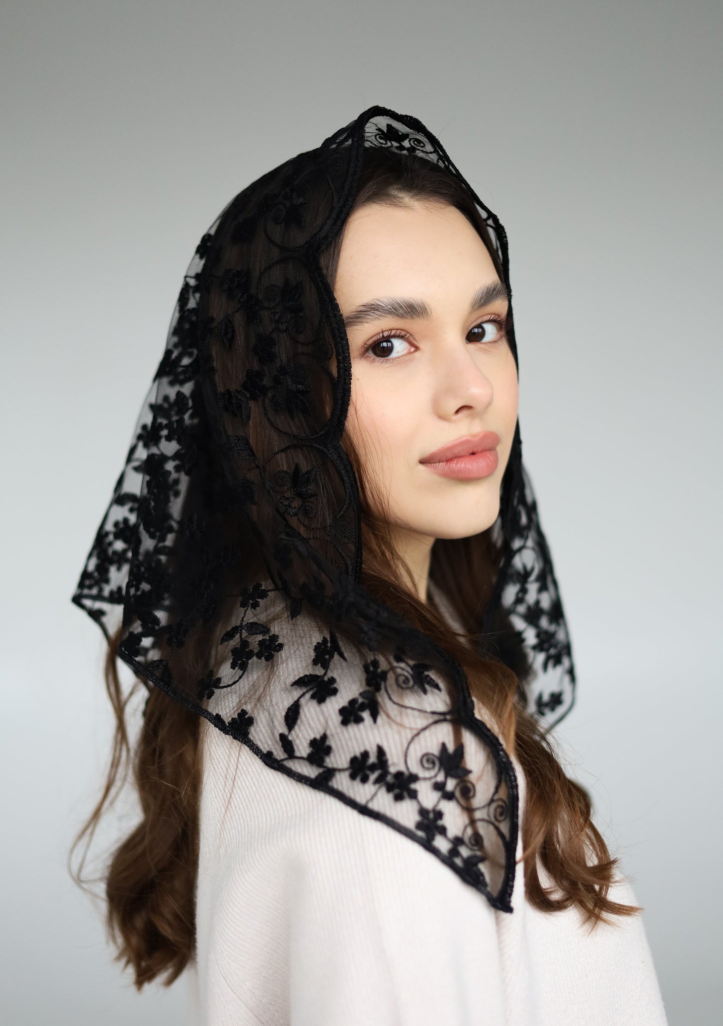 BLACK TRIANGLE VEIL