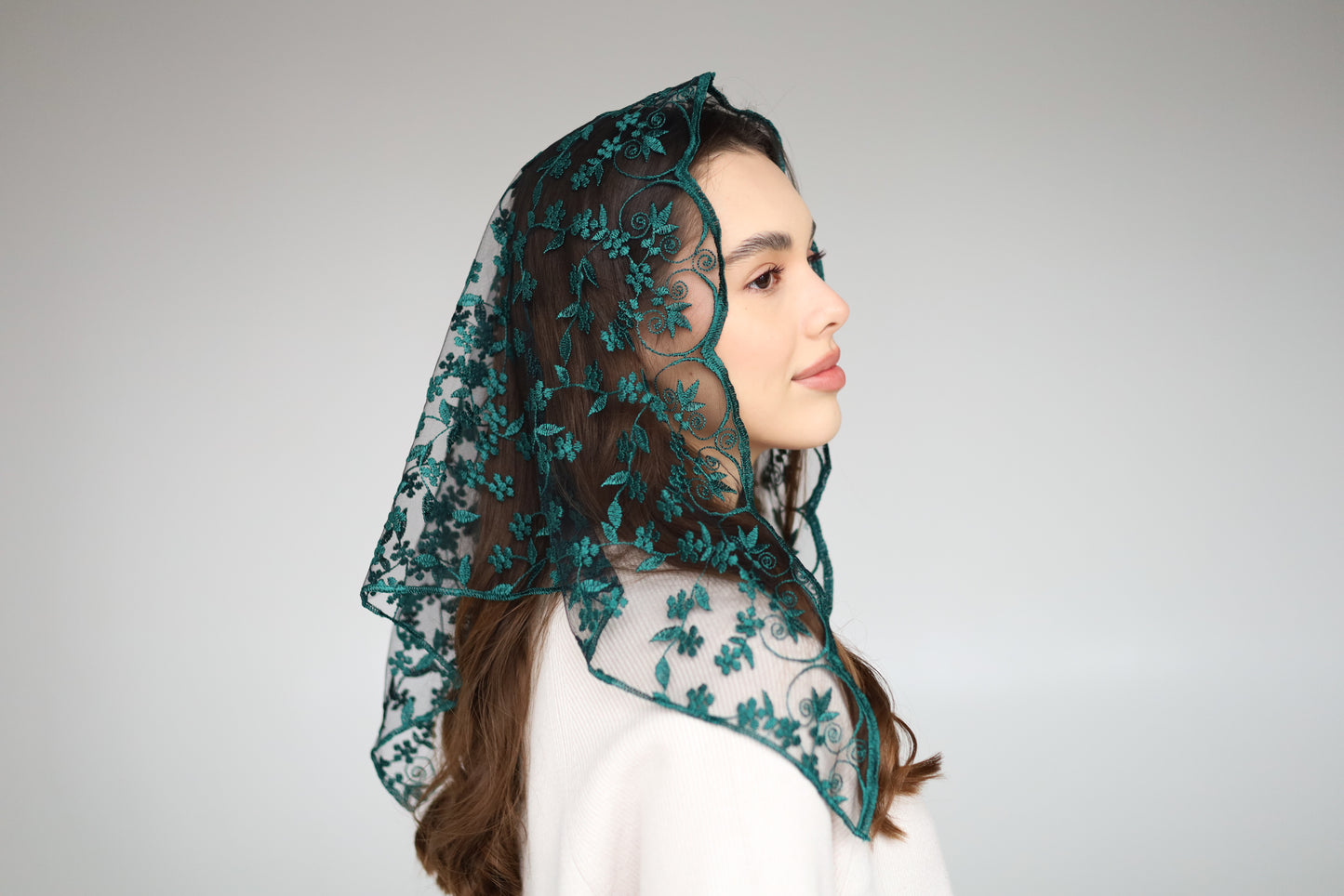 TRIANGLE GREEN VEIL - MariaVeils