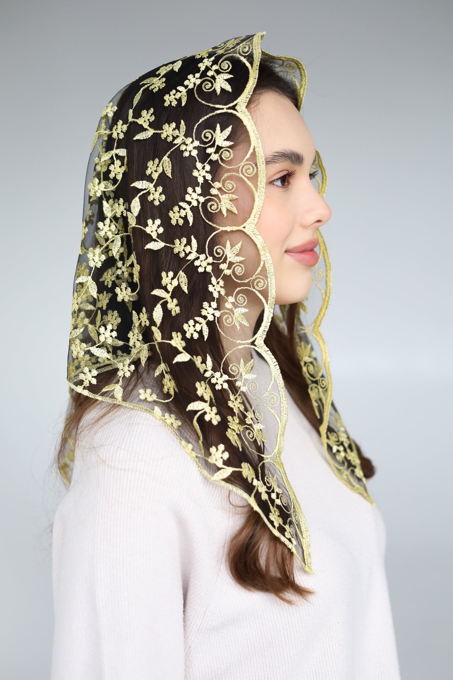 YELLOW TRIANGLE VEIL