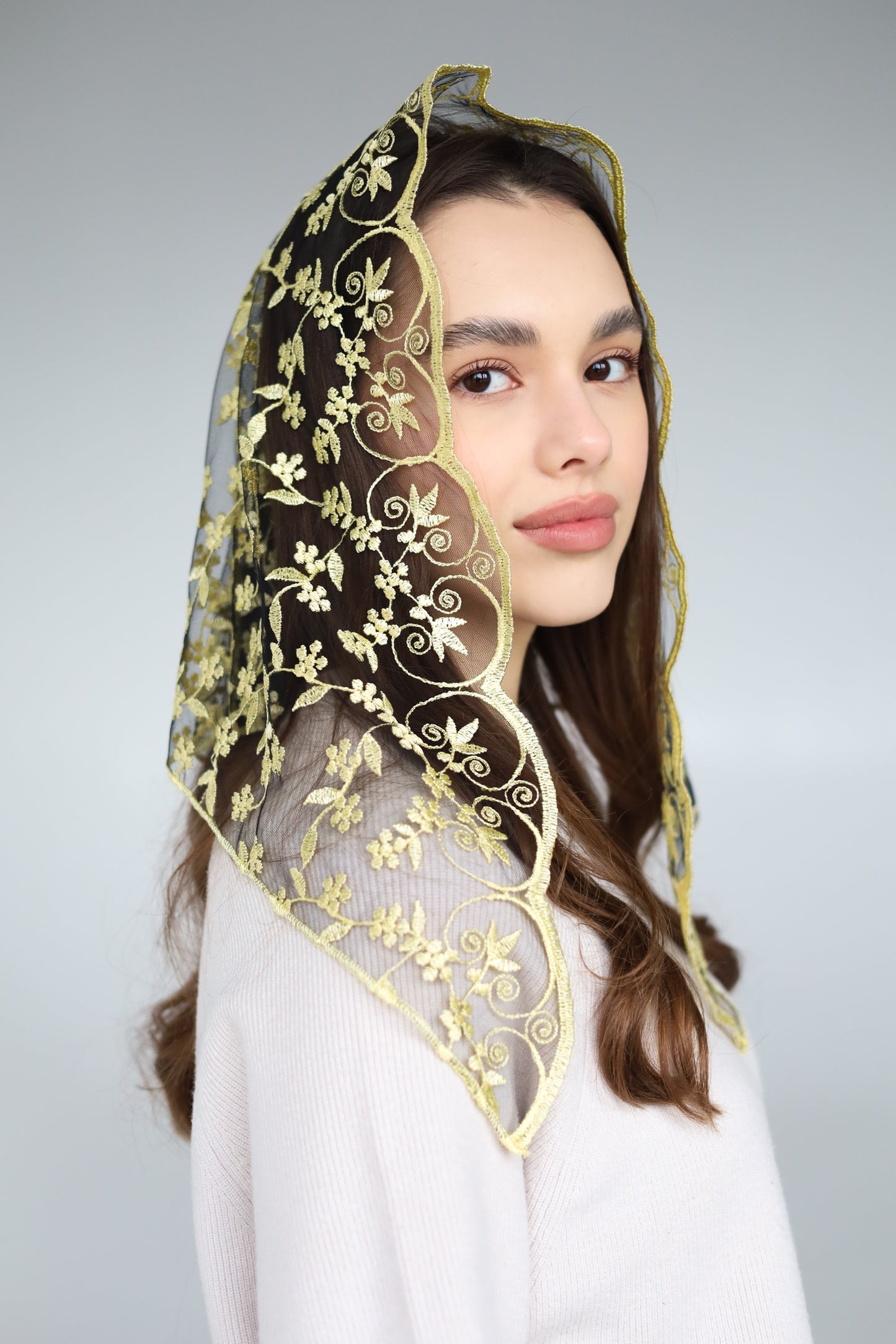 YELLOW TRIANGLE VEIL