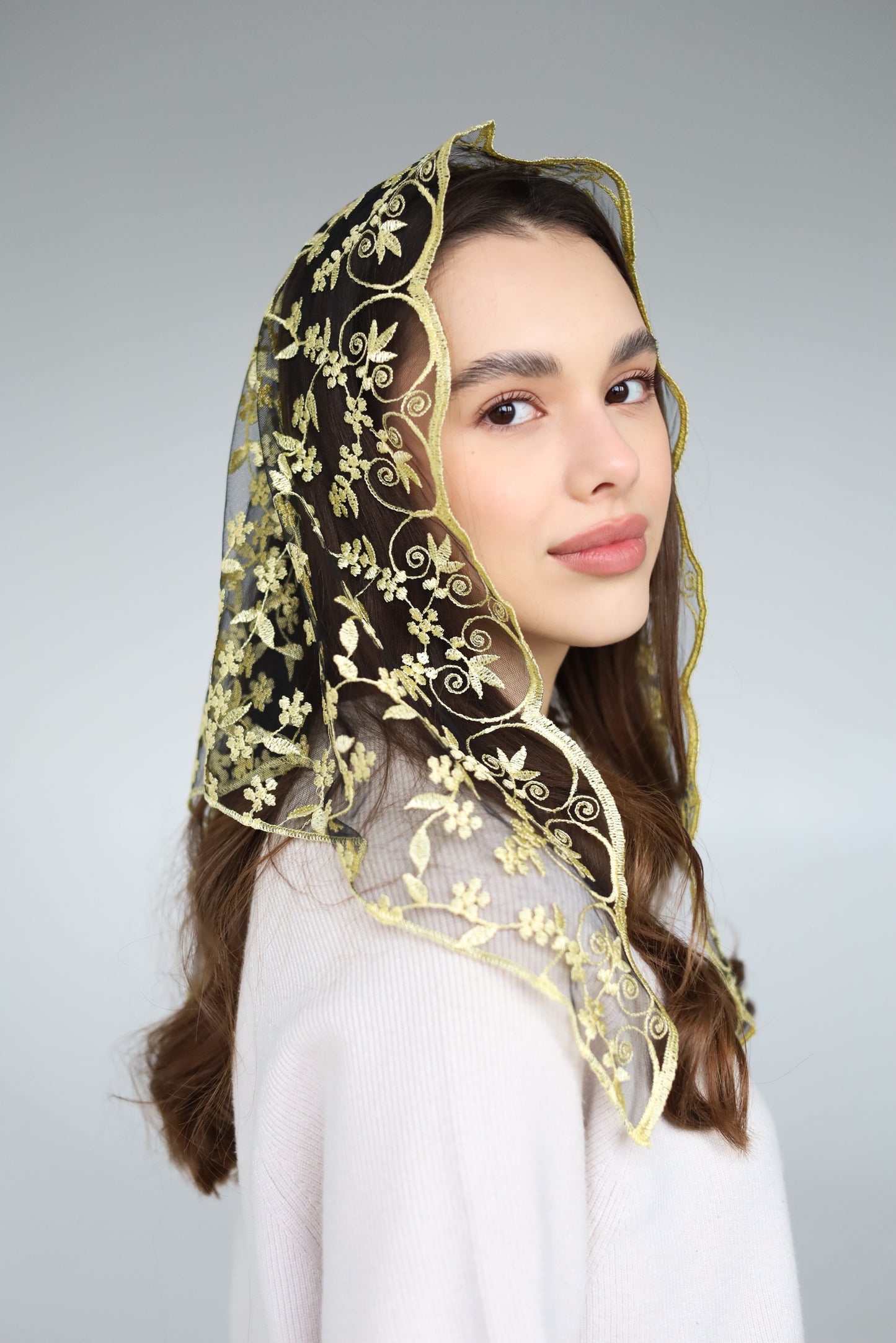 YELLOW TRIANGLE VEIL