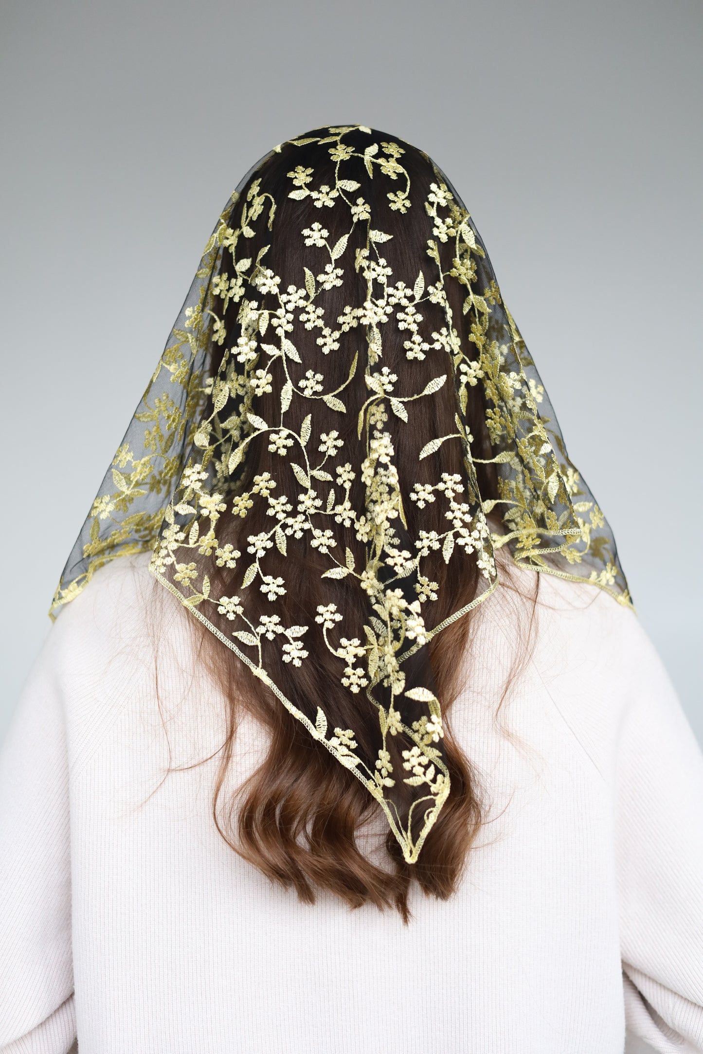 YELLOW TRIANGLE VEIL