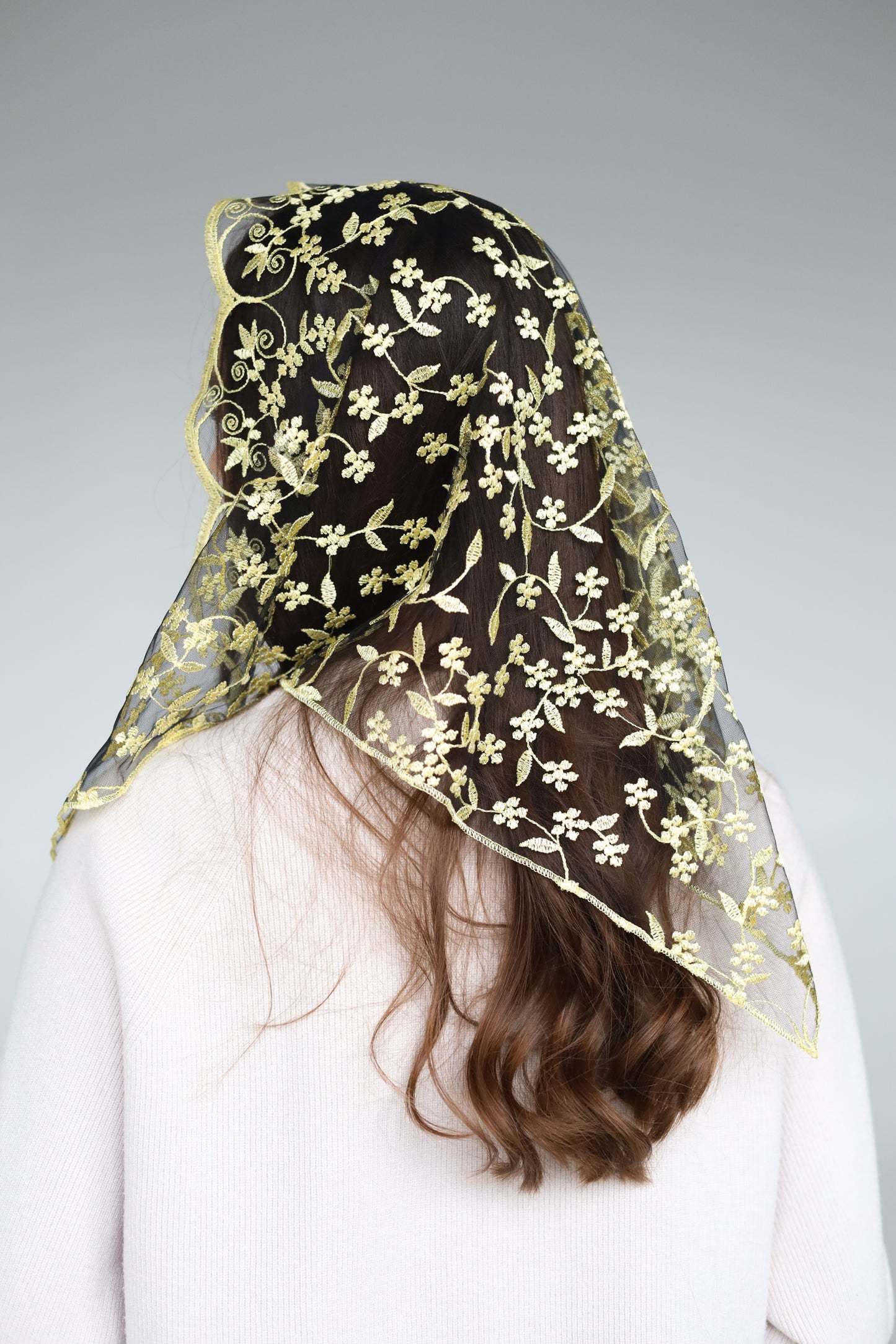 YELLOW TRIANGLE VEIL