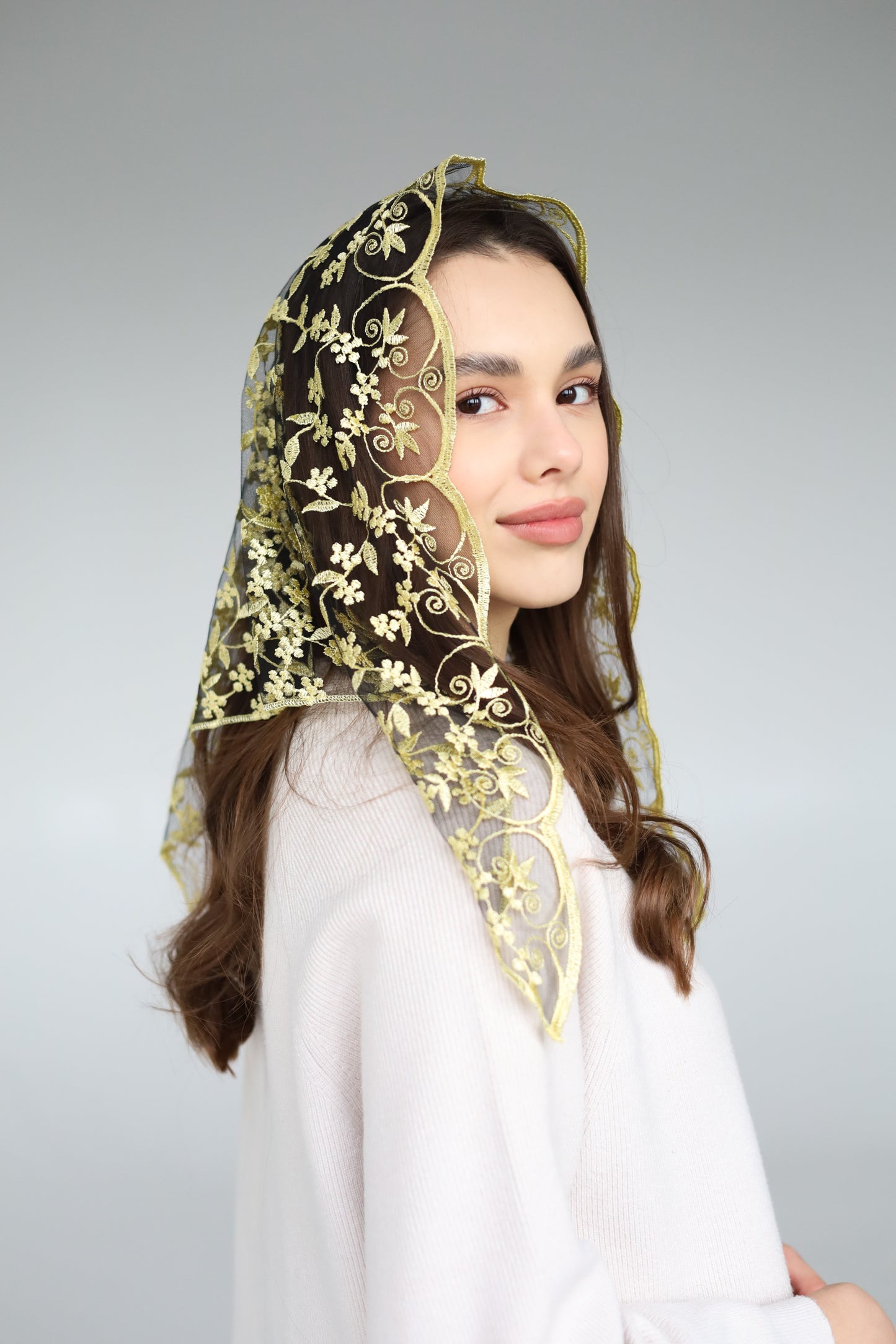YELLOW TRIANGLE VEIL