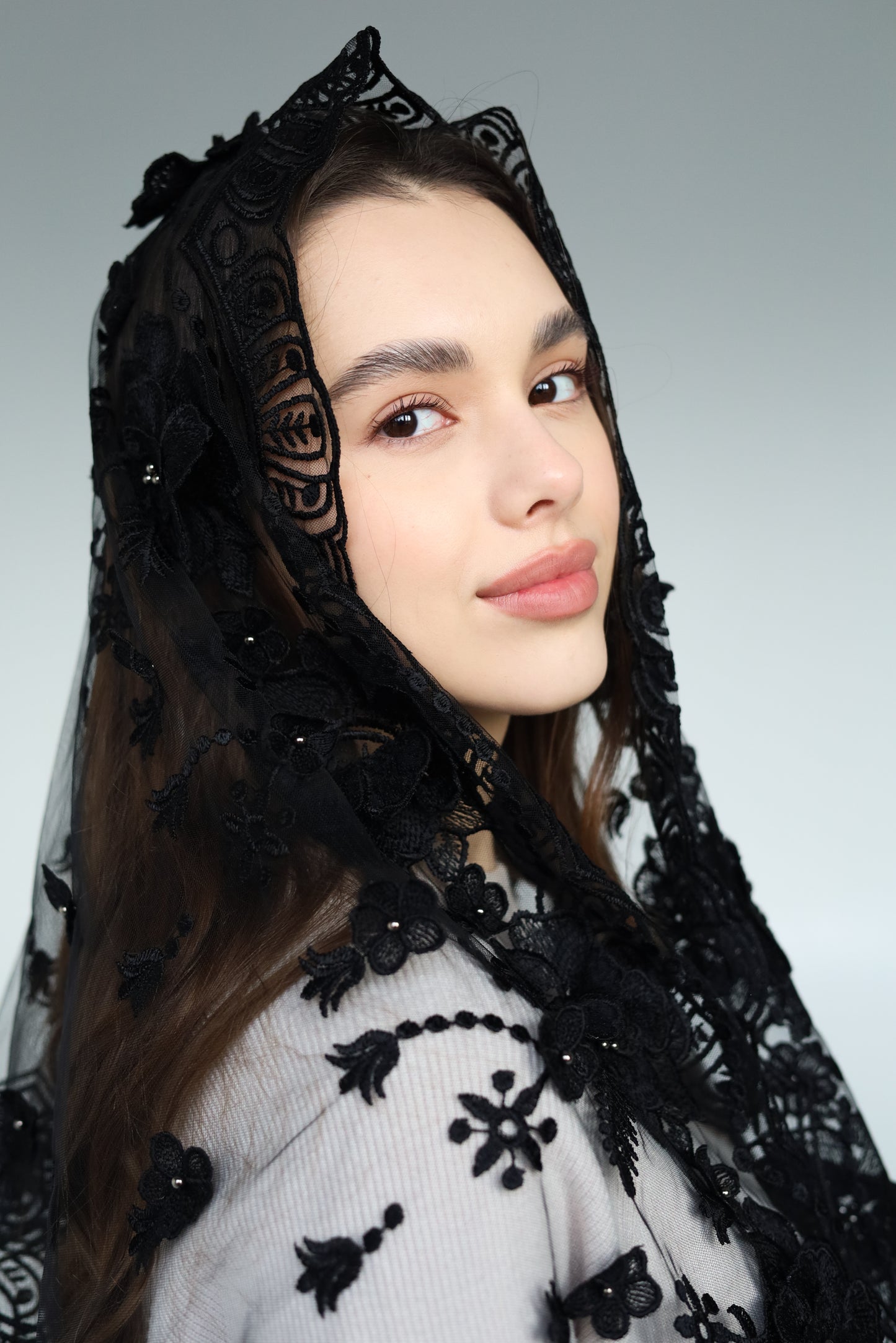 3D FLORAL BLACK MANTILLA