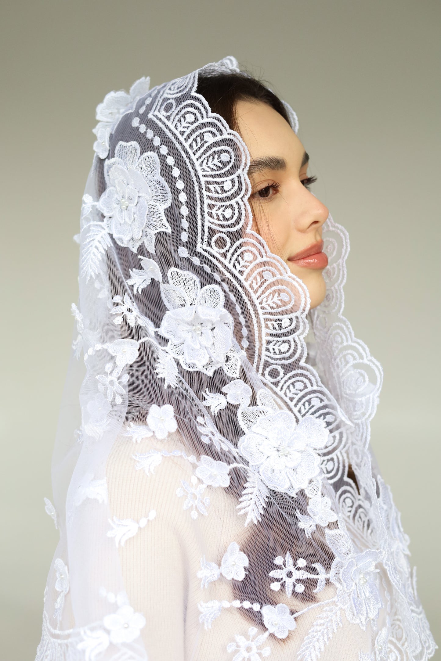 3D FLORAL MANTILLA - MariaVeils