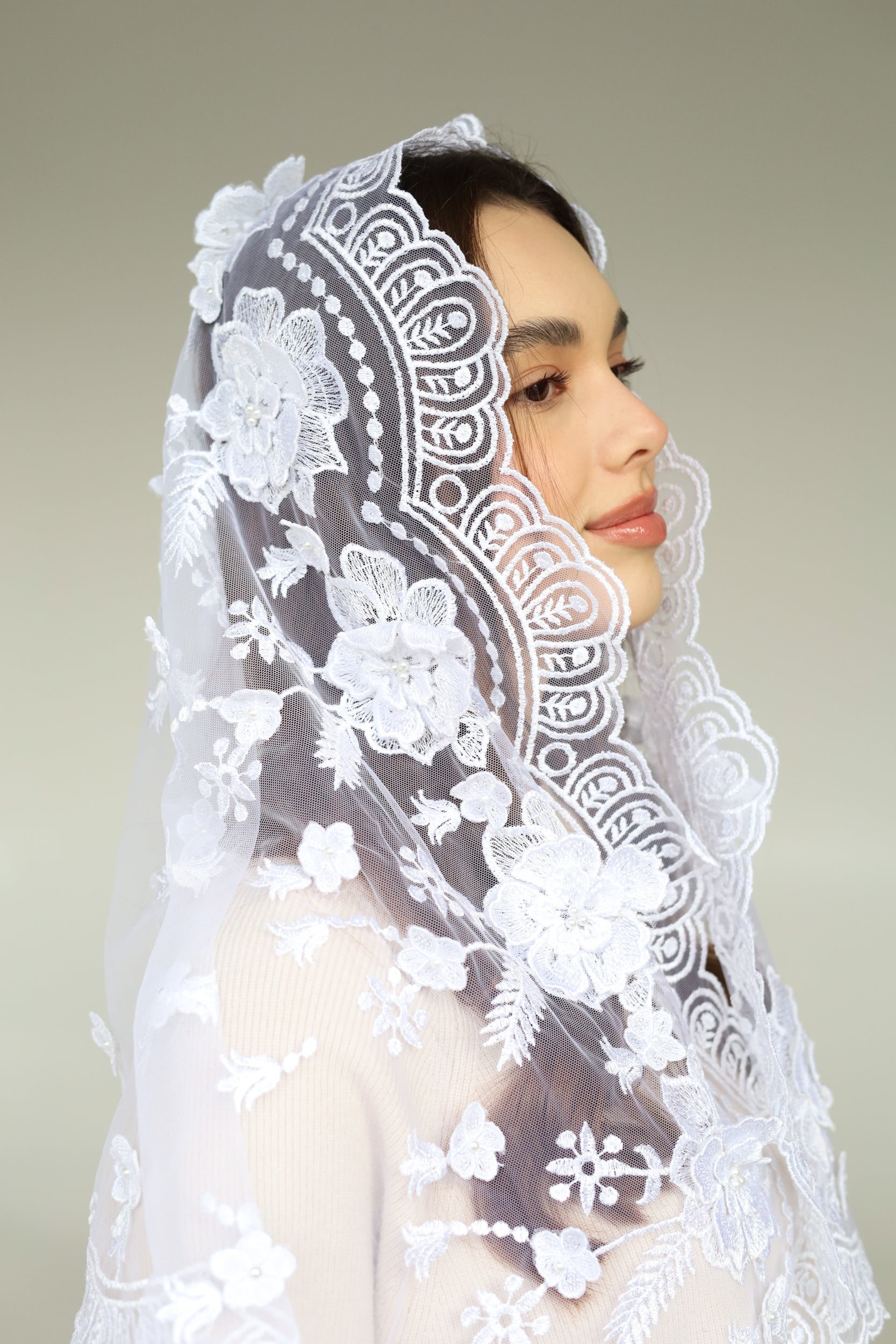 3D FLORAL MANTILLA - MariaVeils