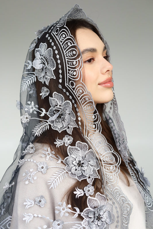 LONG GREY MANTILLA WITH 3D FLOWERS - MariaVeils
