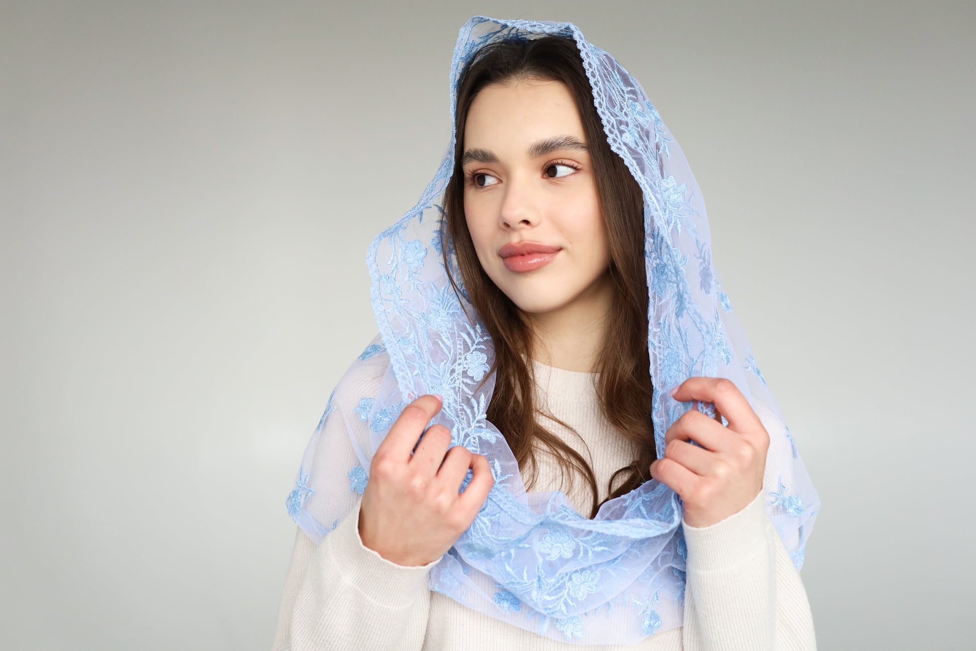LIGHT BLUE INFINITY VEIL - MariaVeils