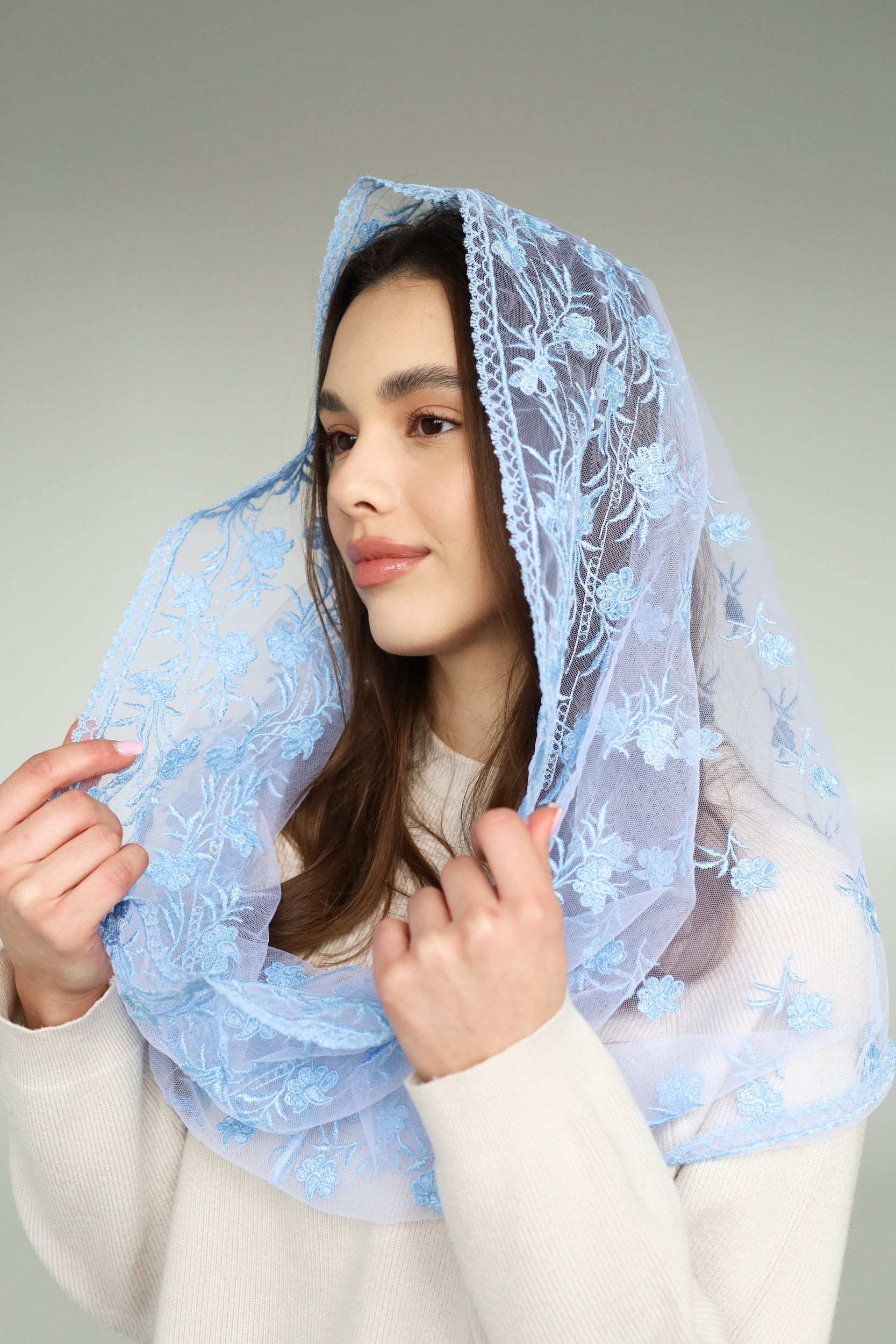 LIGHT BLUE INFINITY VEIL - MariaVeils