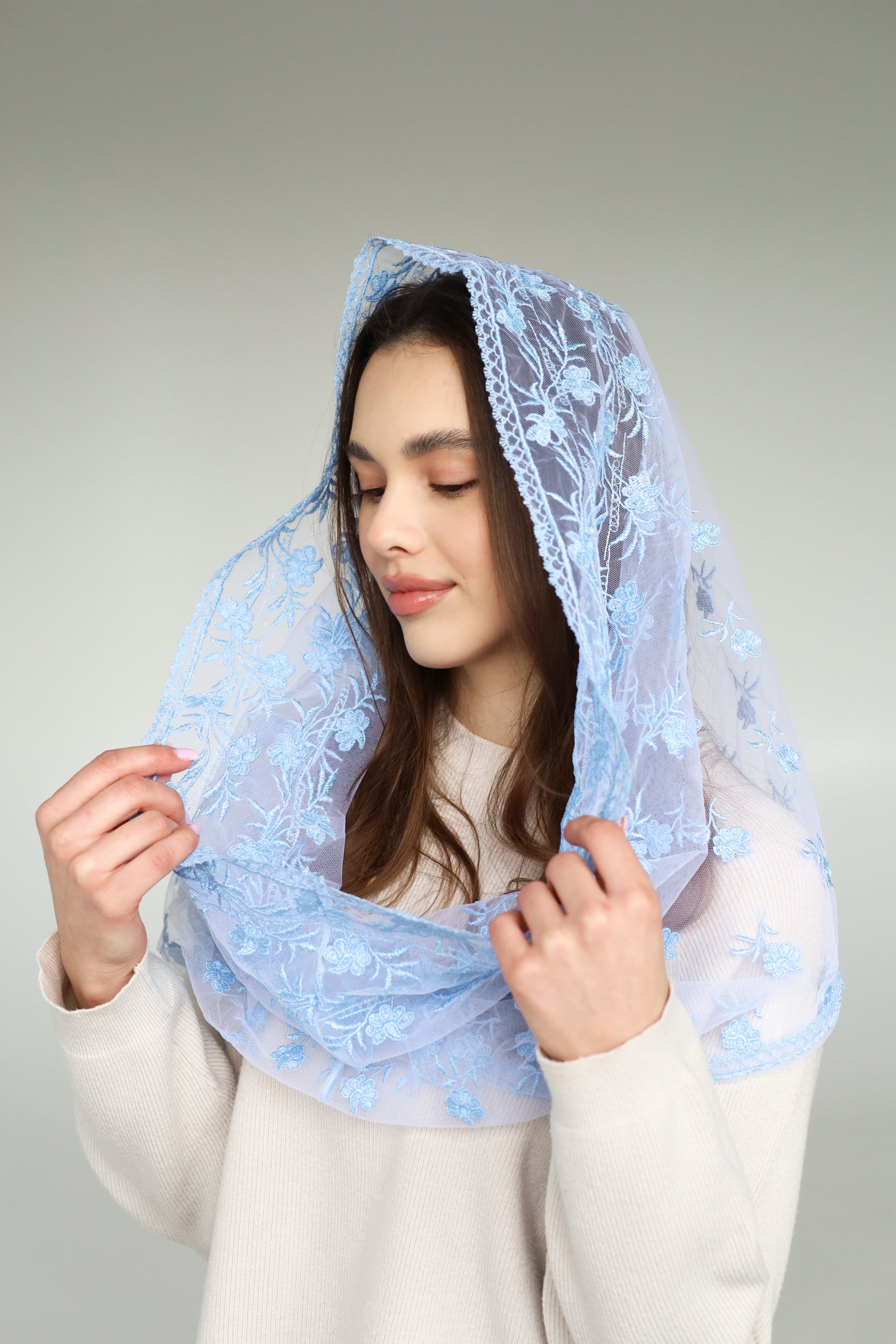 LIGHT BLUE INFINITY VEIL - MariaVeils