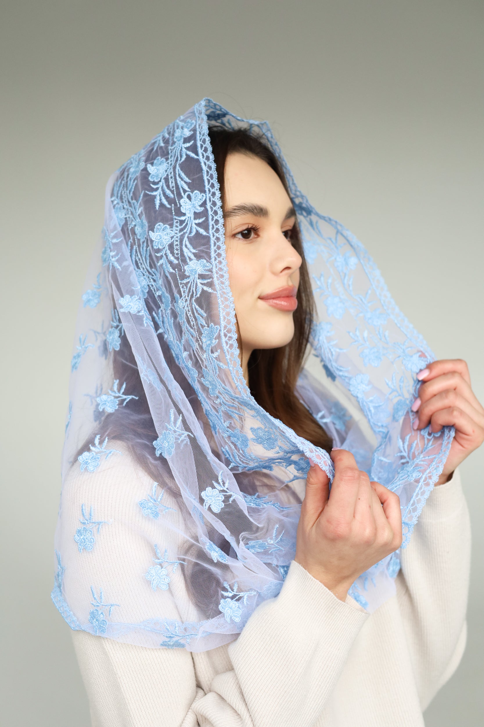 LIGHT BLUE INFINITY VEIL - MariaVeils