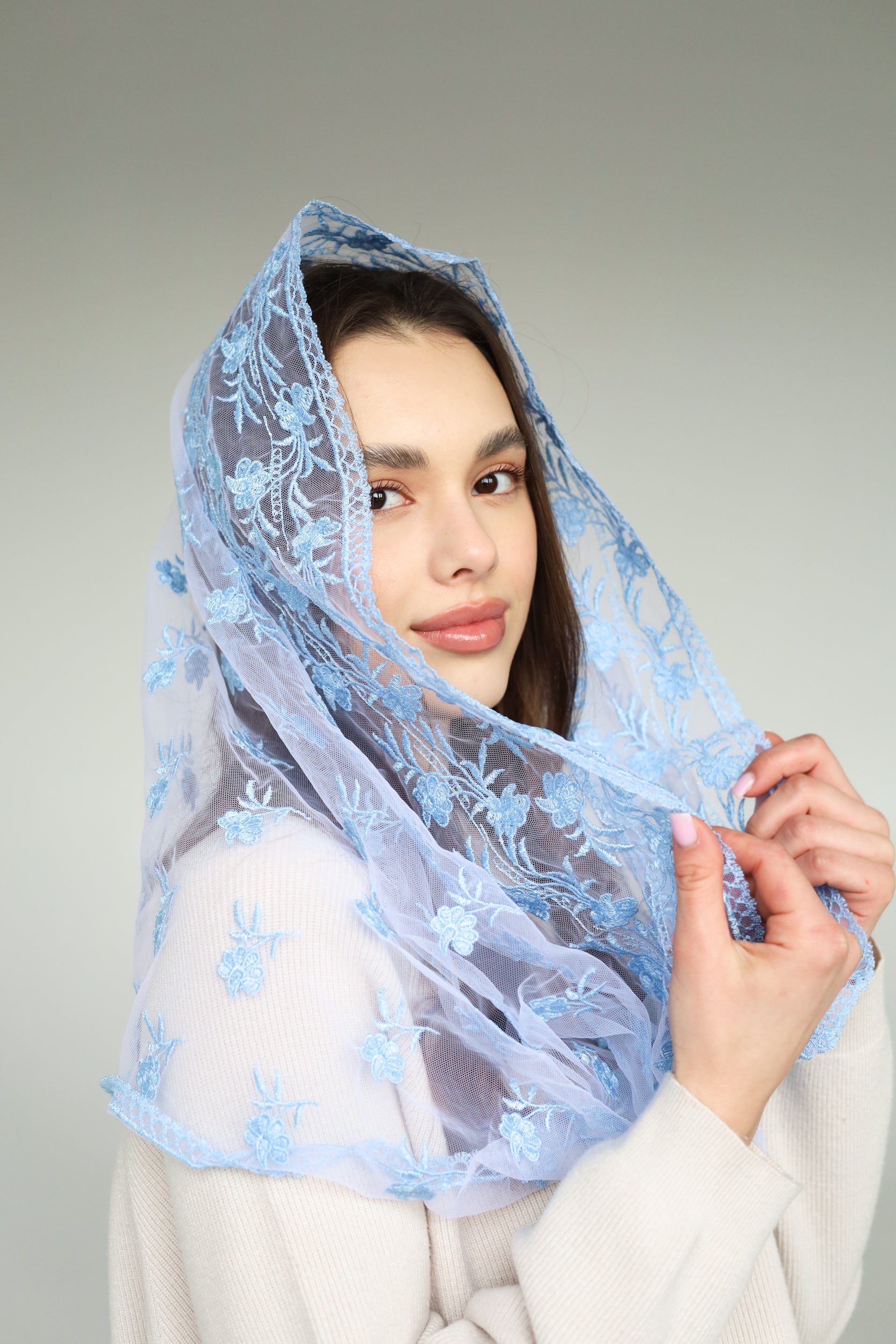 LIGHT BLUE INFINITY VEIL - MariaVeils