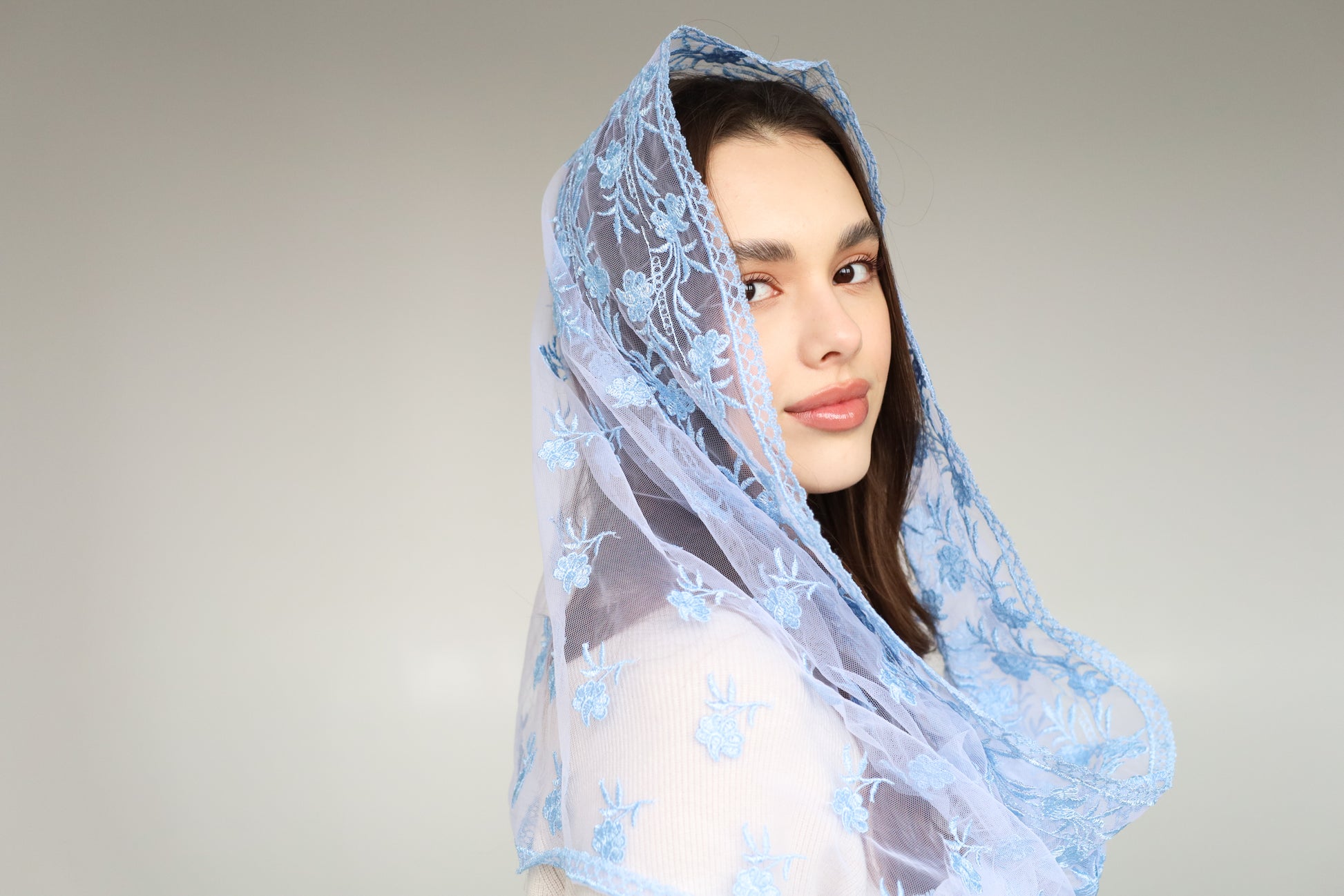 LIGHT BLUE INFINITY VEIL - MariaVeils