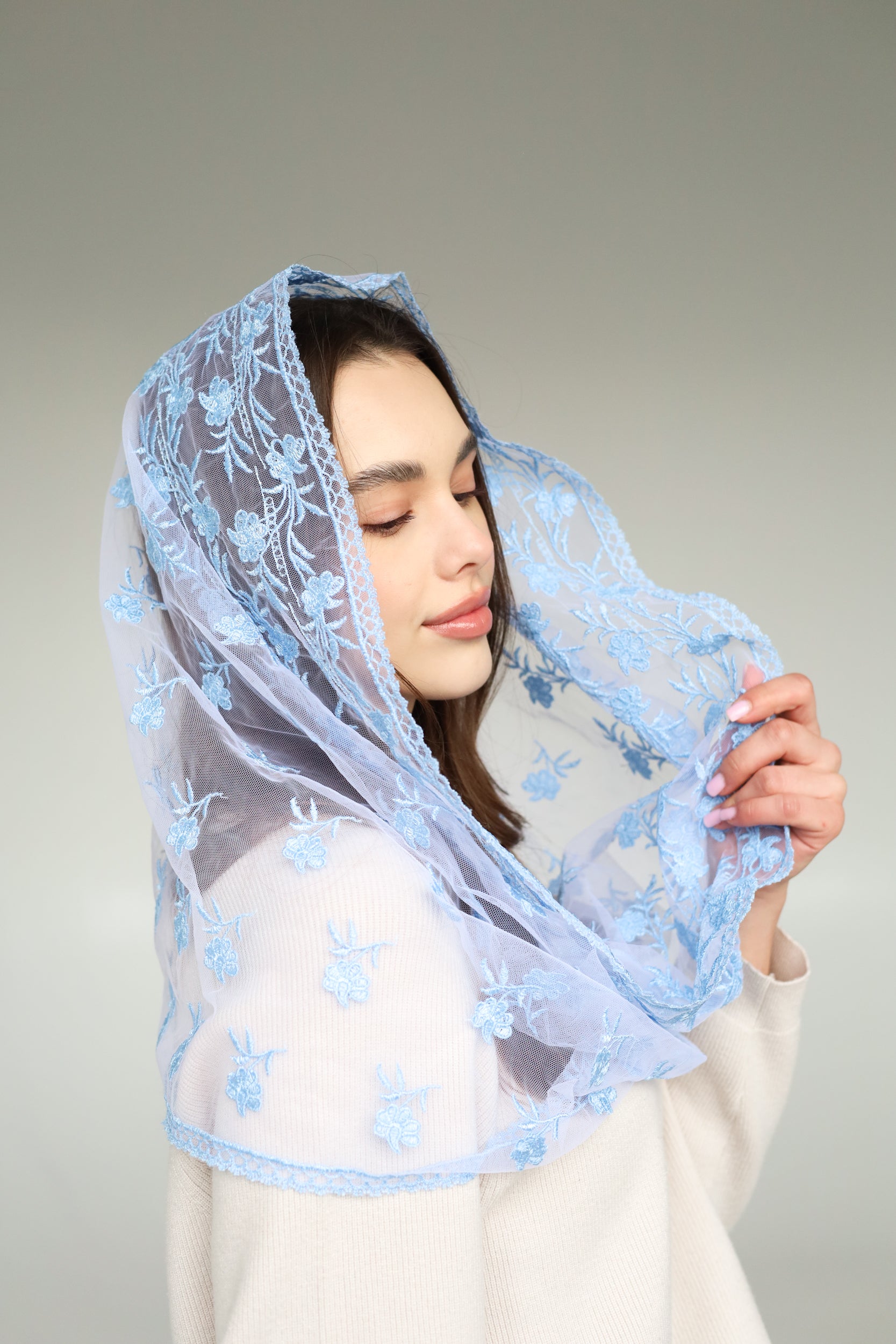 LIGHT BLUE INFINITY VEIL - MariaVeils