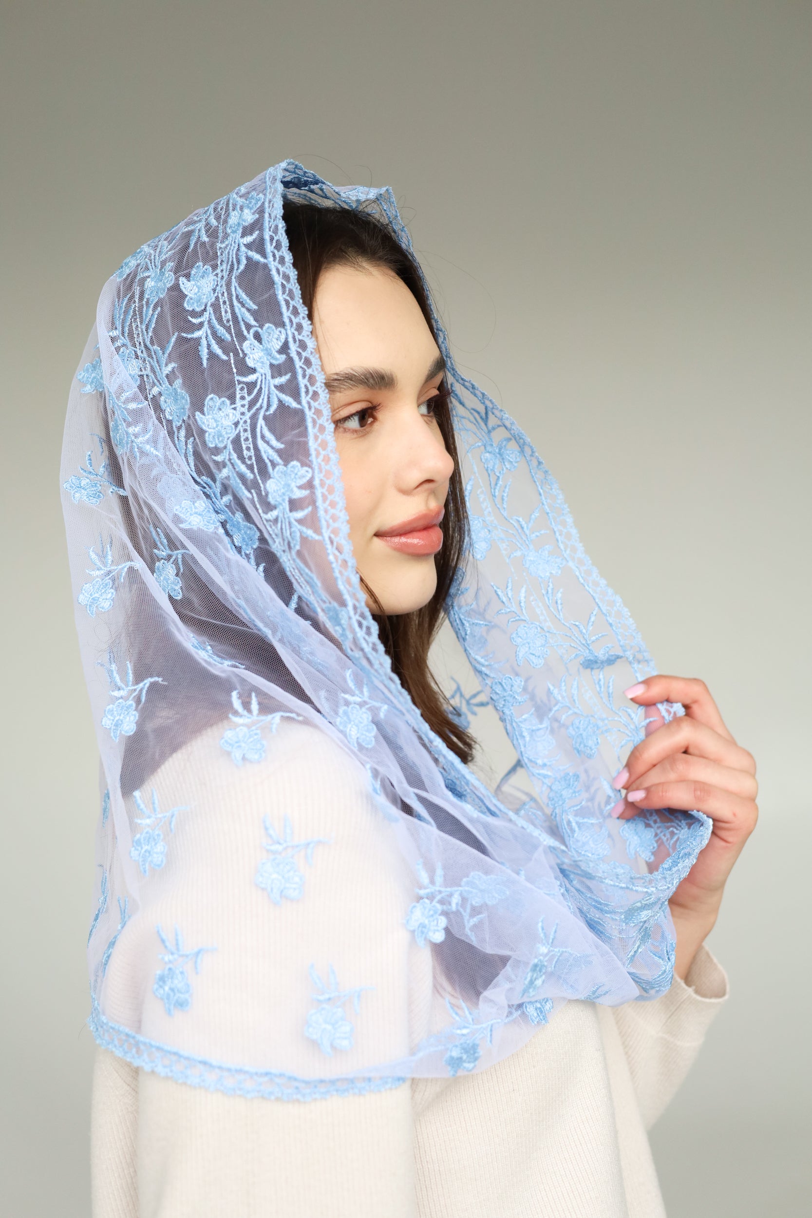 LIGHT BLUE INFINITY VEIL - MariaVeils