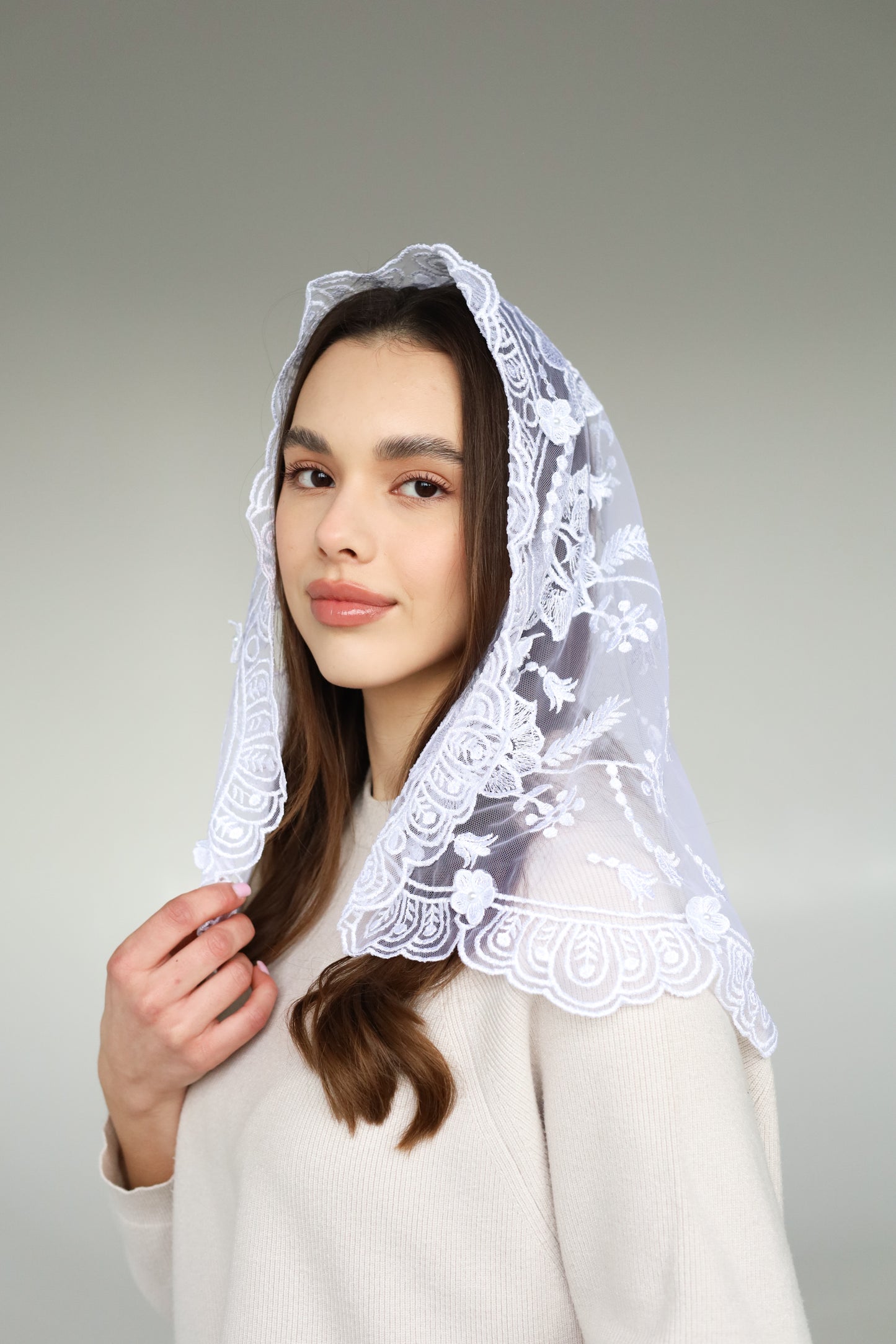 3D SHORT WHITE VEIL - MariaVeils