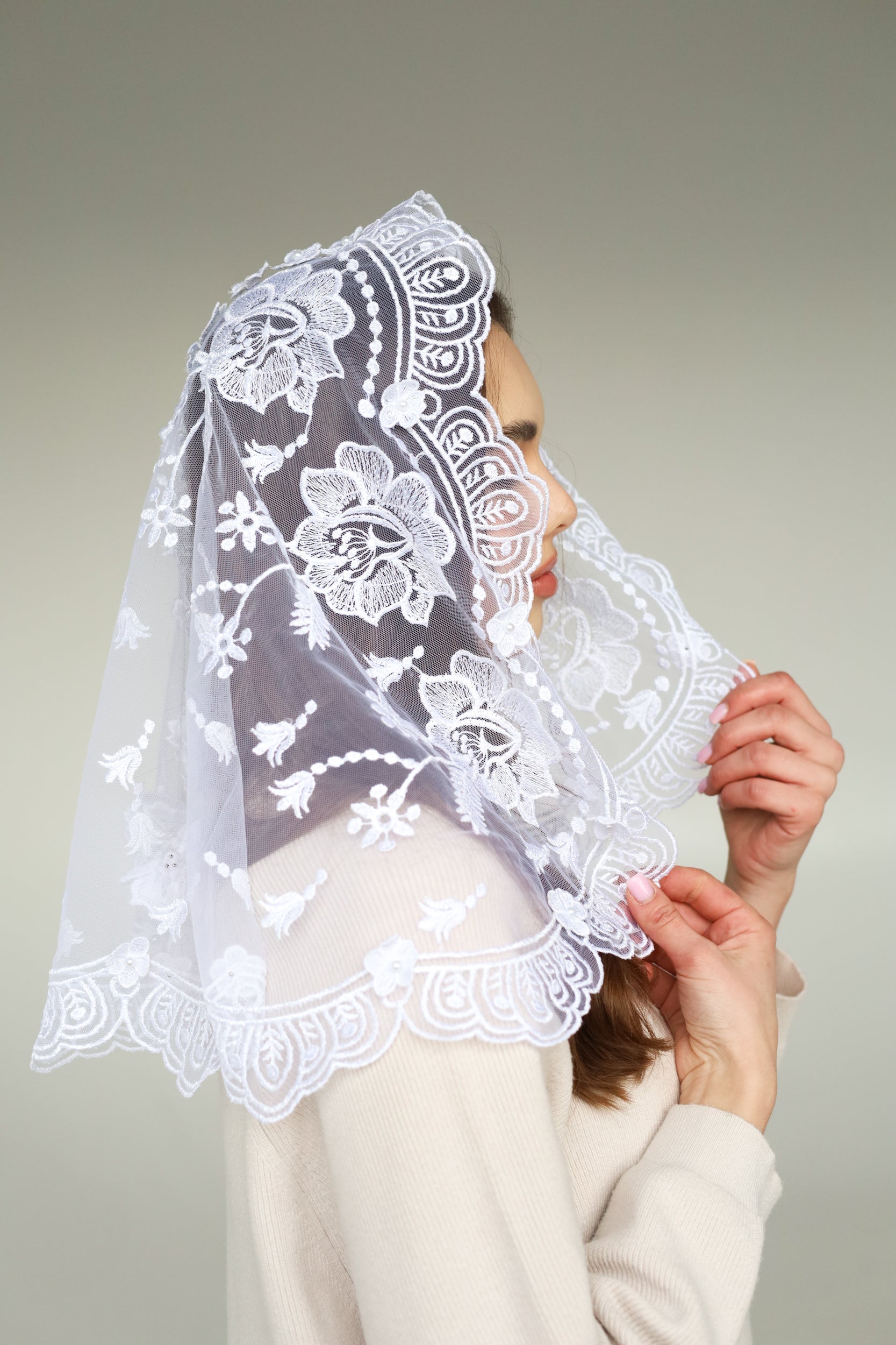 3D SHORT WHITE VEIL - MariaVeils
