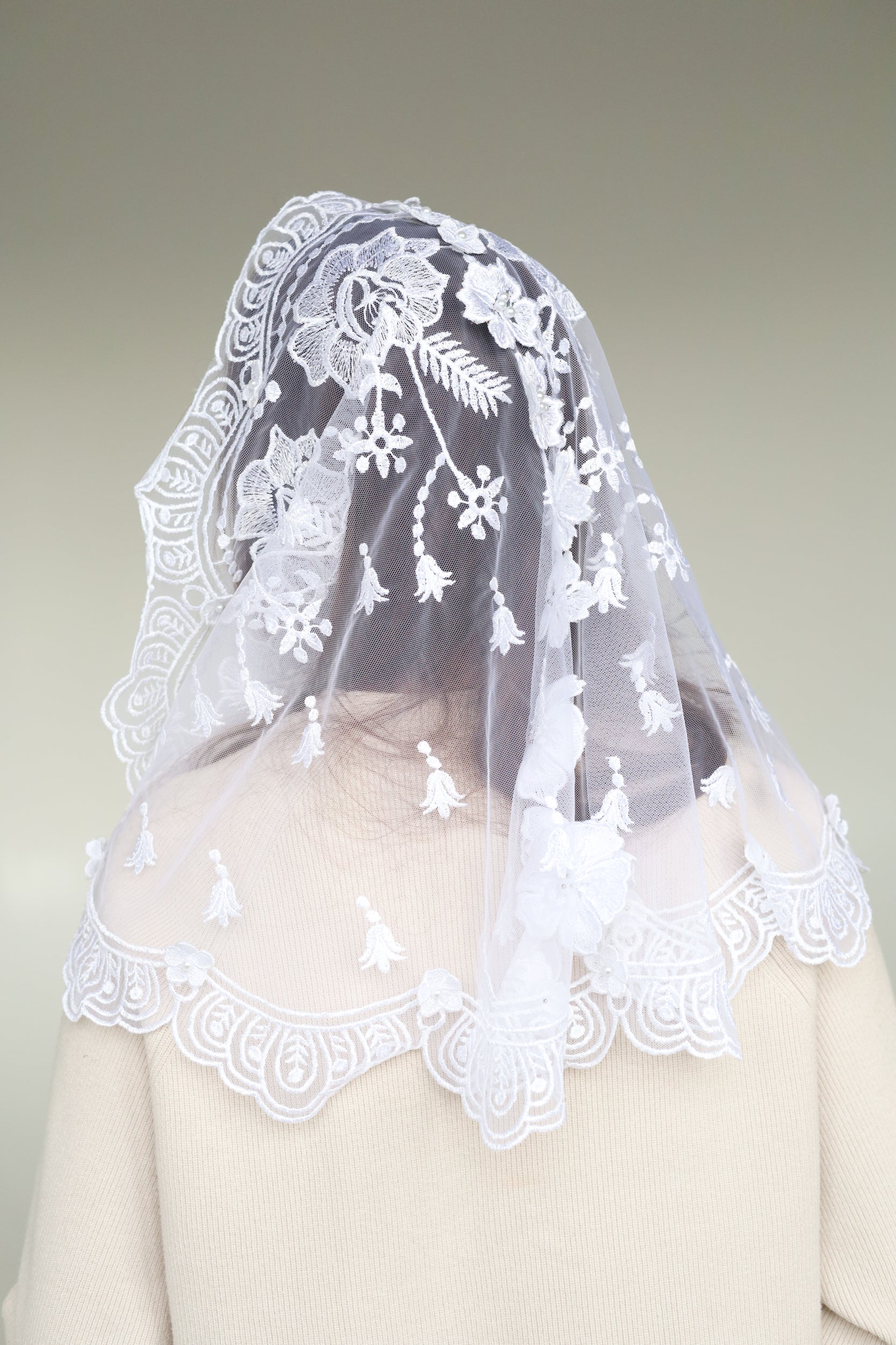3D SHORT WHITE VEIL - MariaVeils