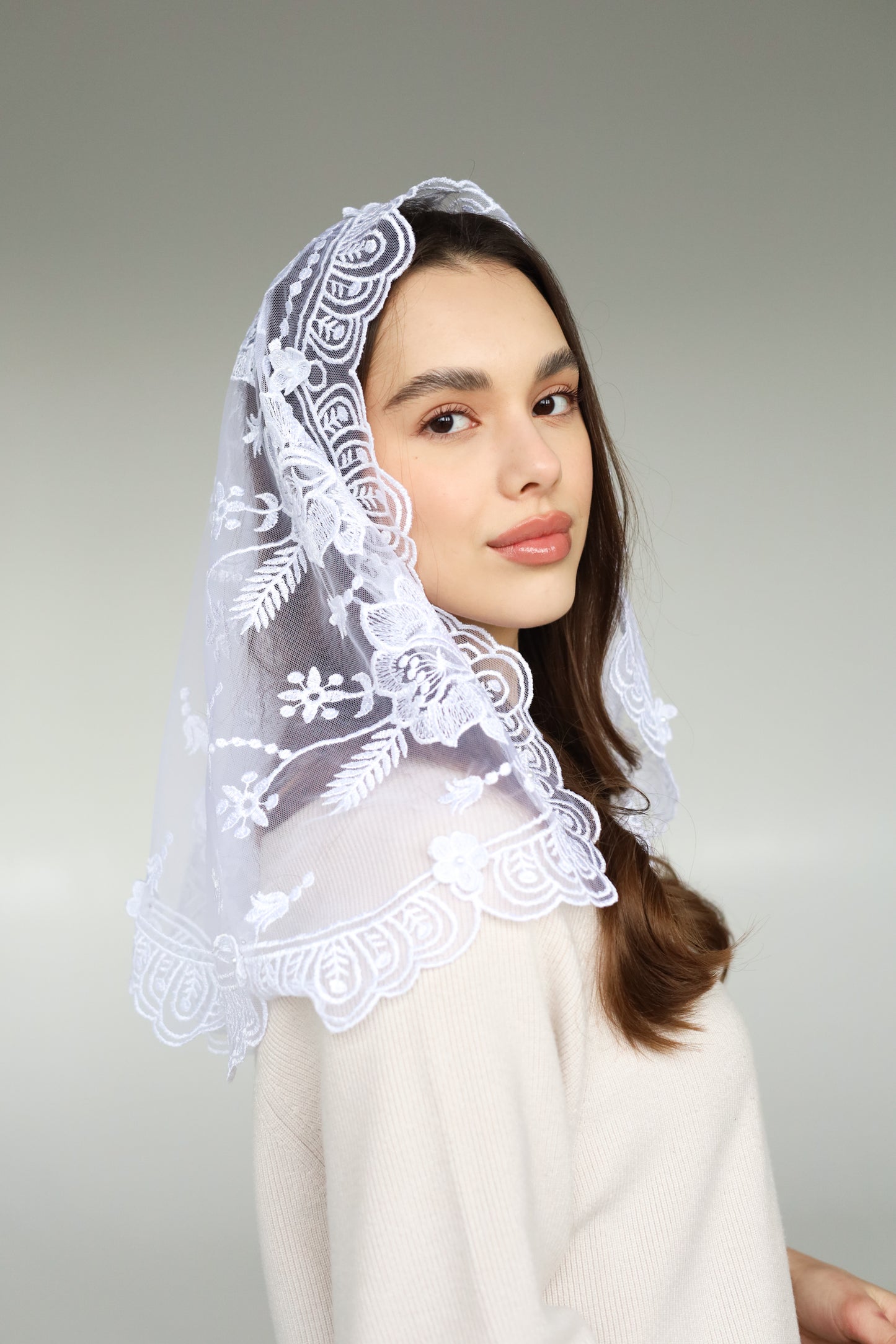 3D SHORT WHITE VEIL - MariaVeils