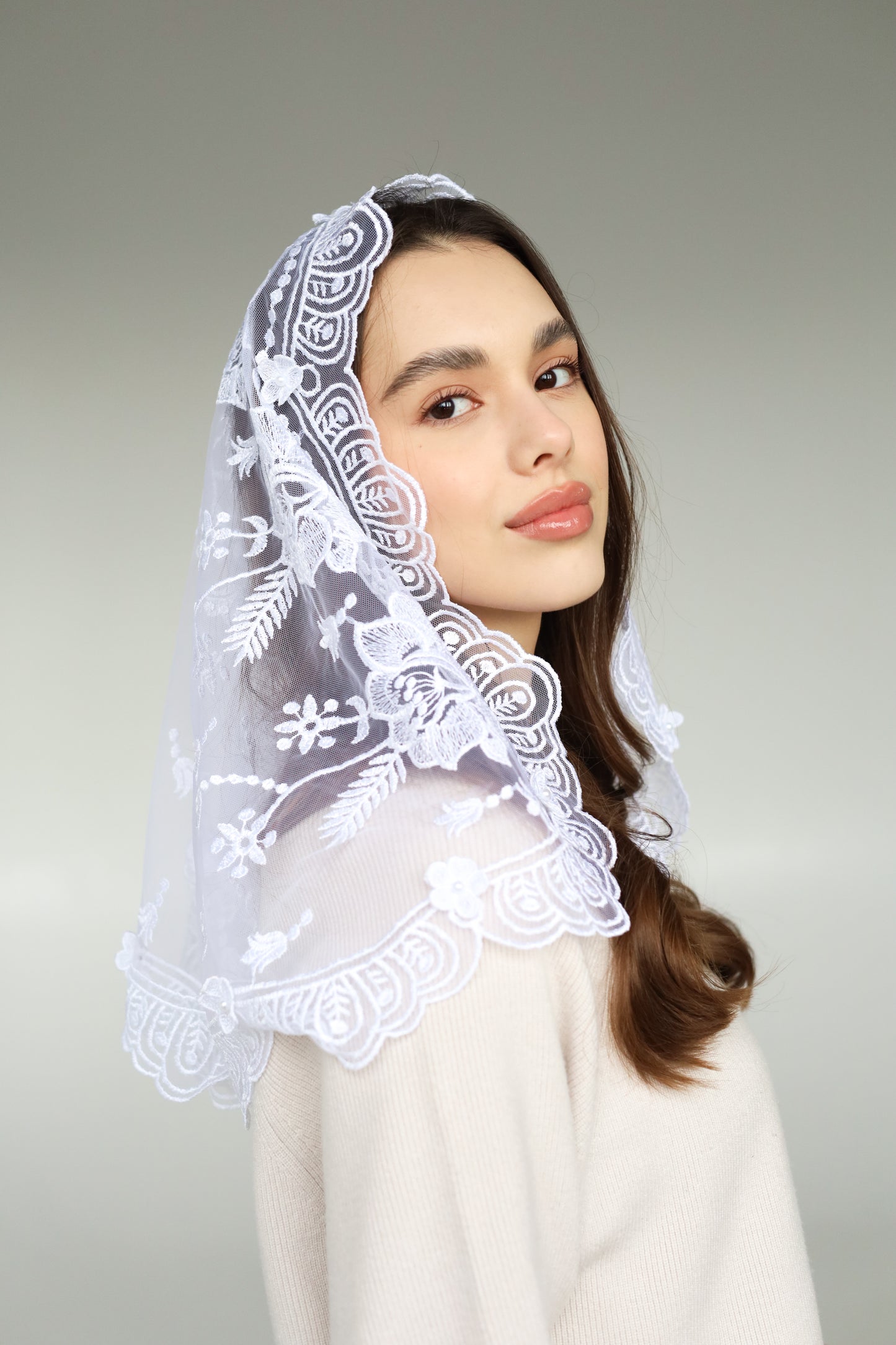 3D SHORT WHITE VEIL - MariaVeils