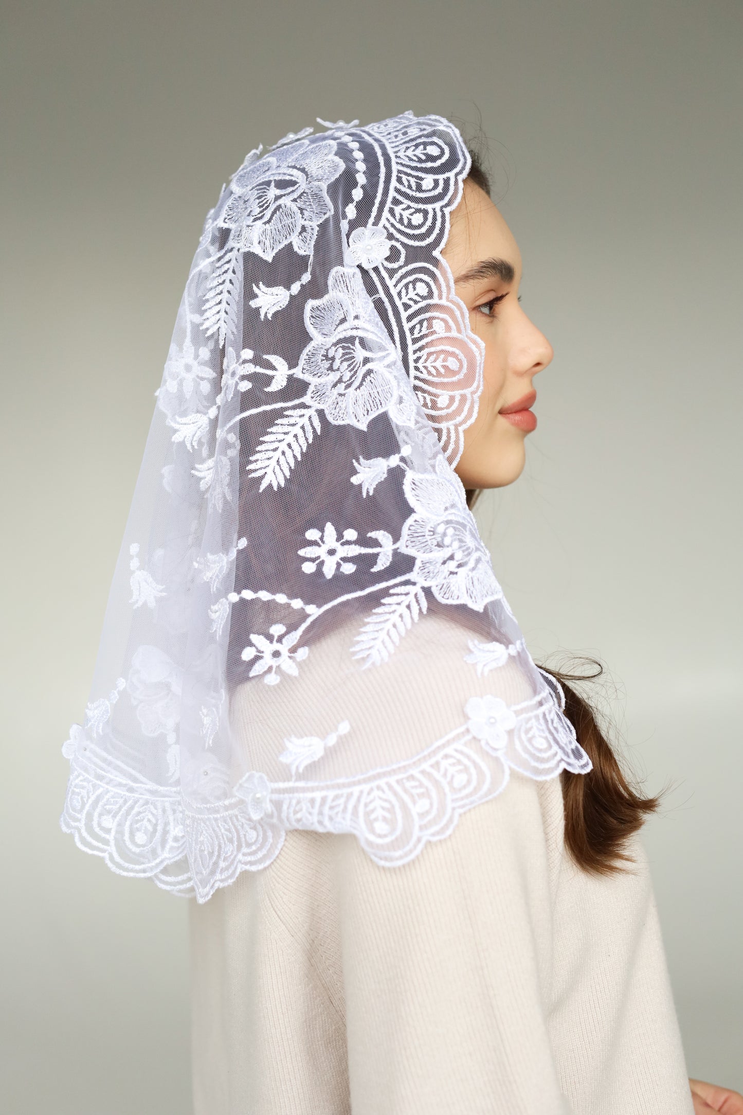 3D SHORT WHITE VEIL - MariaVeils