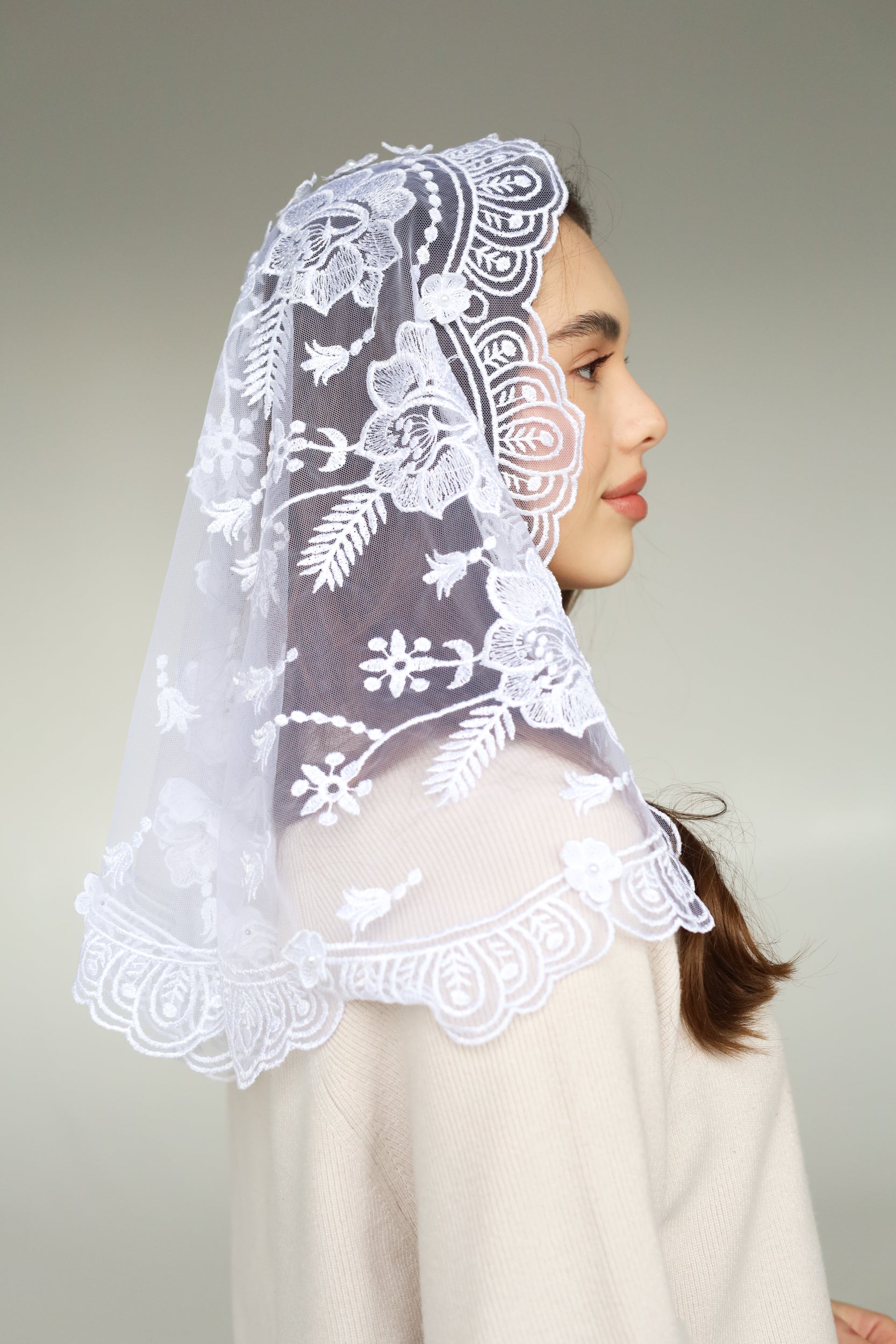 3D SHORT WHITE VEIL - MariaVeils