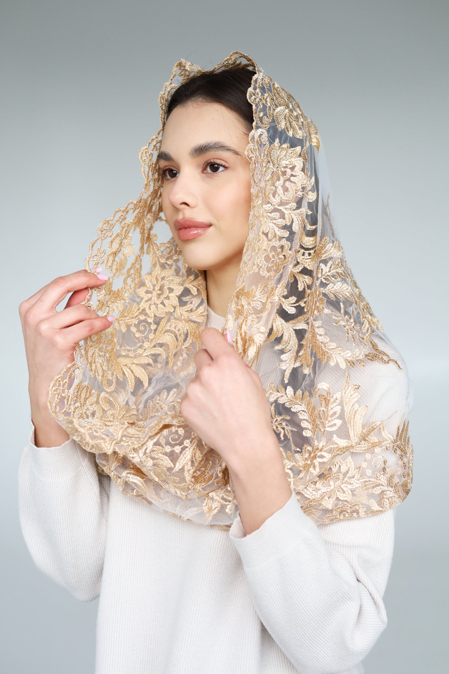 GOLD INFINITY MANTILLA - MariaVeils