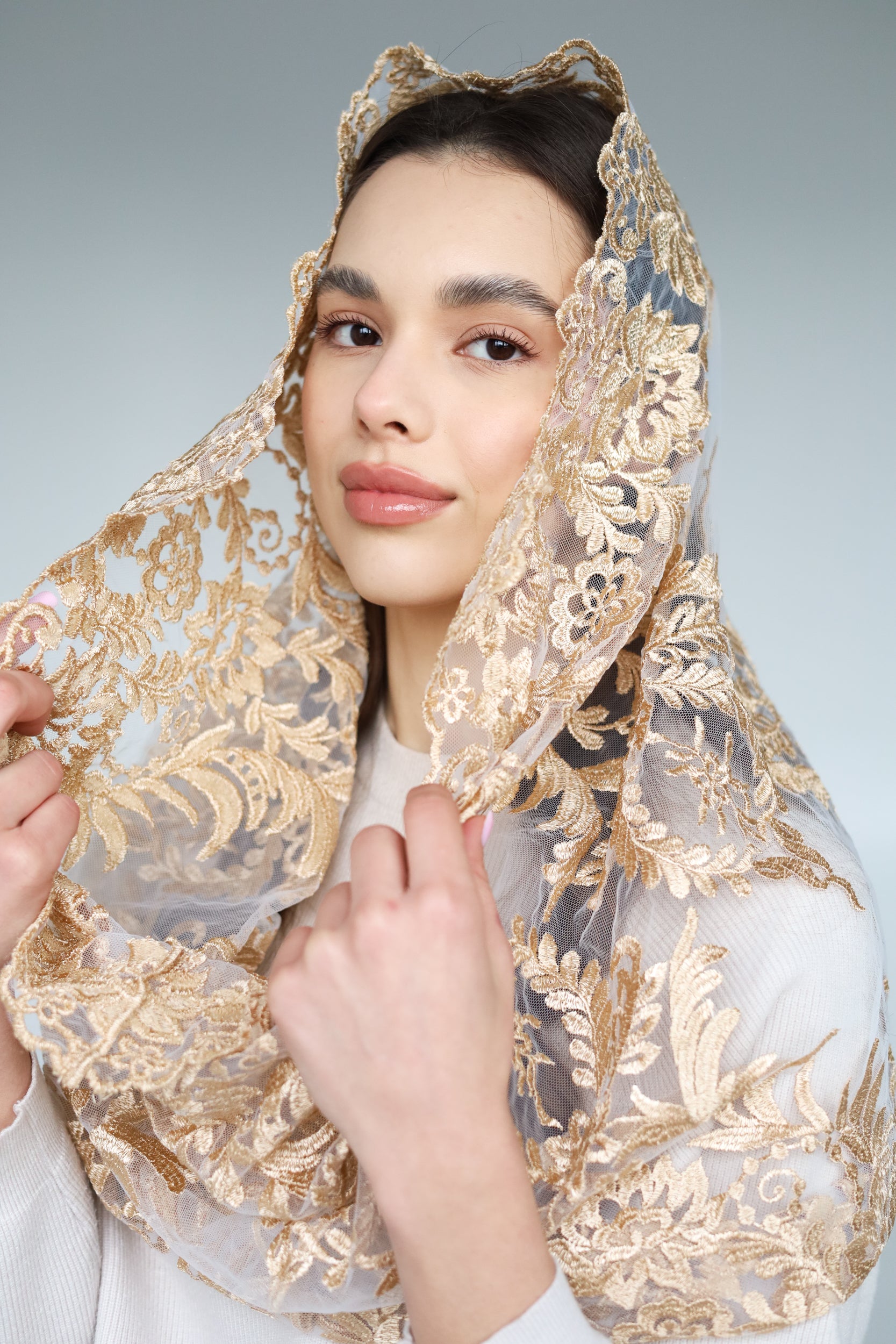 GOLD INFINITY MANTILLA - MariaVeils