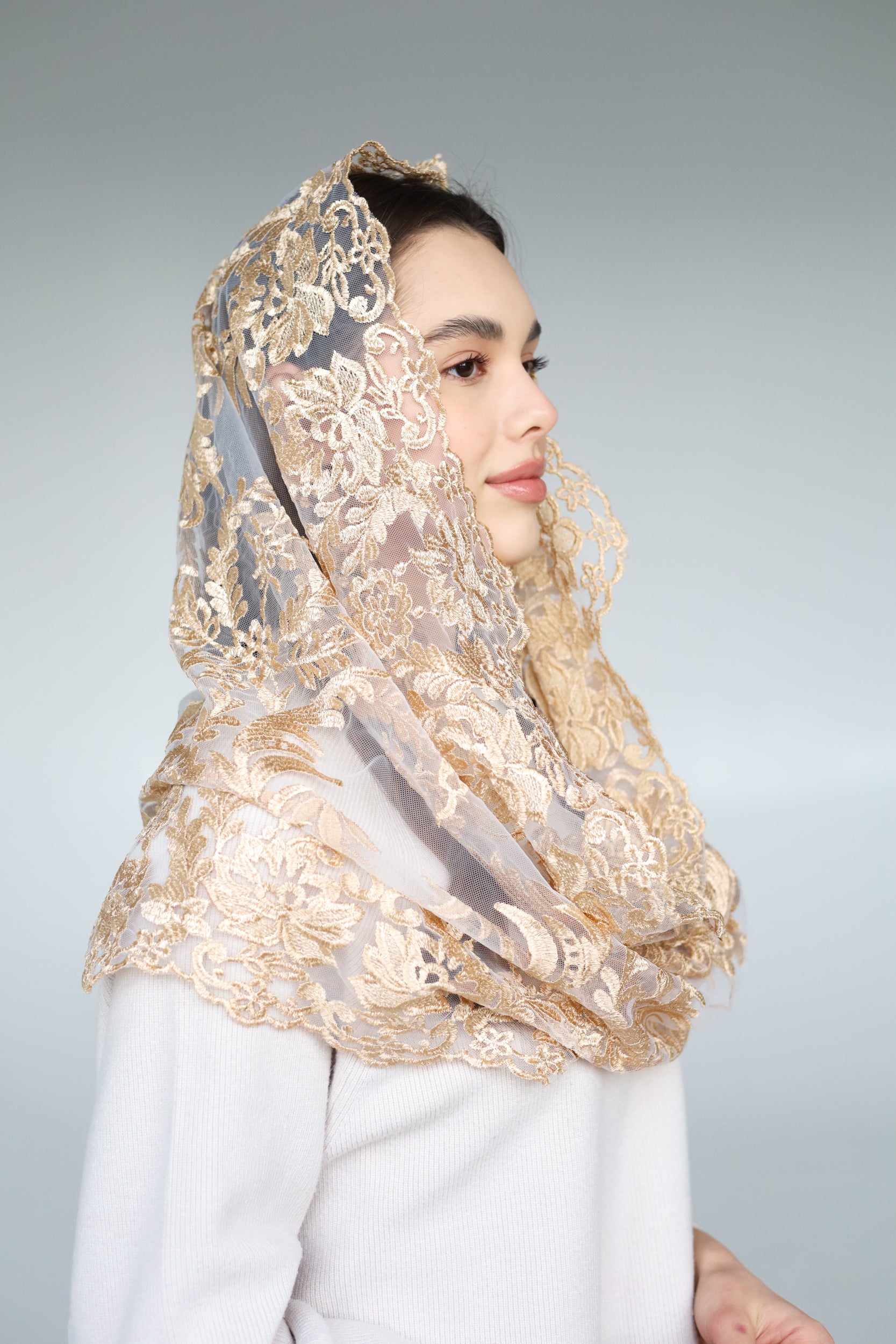 GOLD INFINITY MANTILLA - MariaVeils