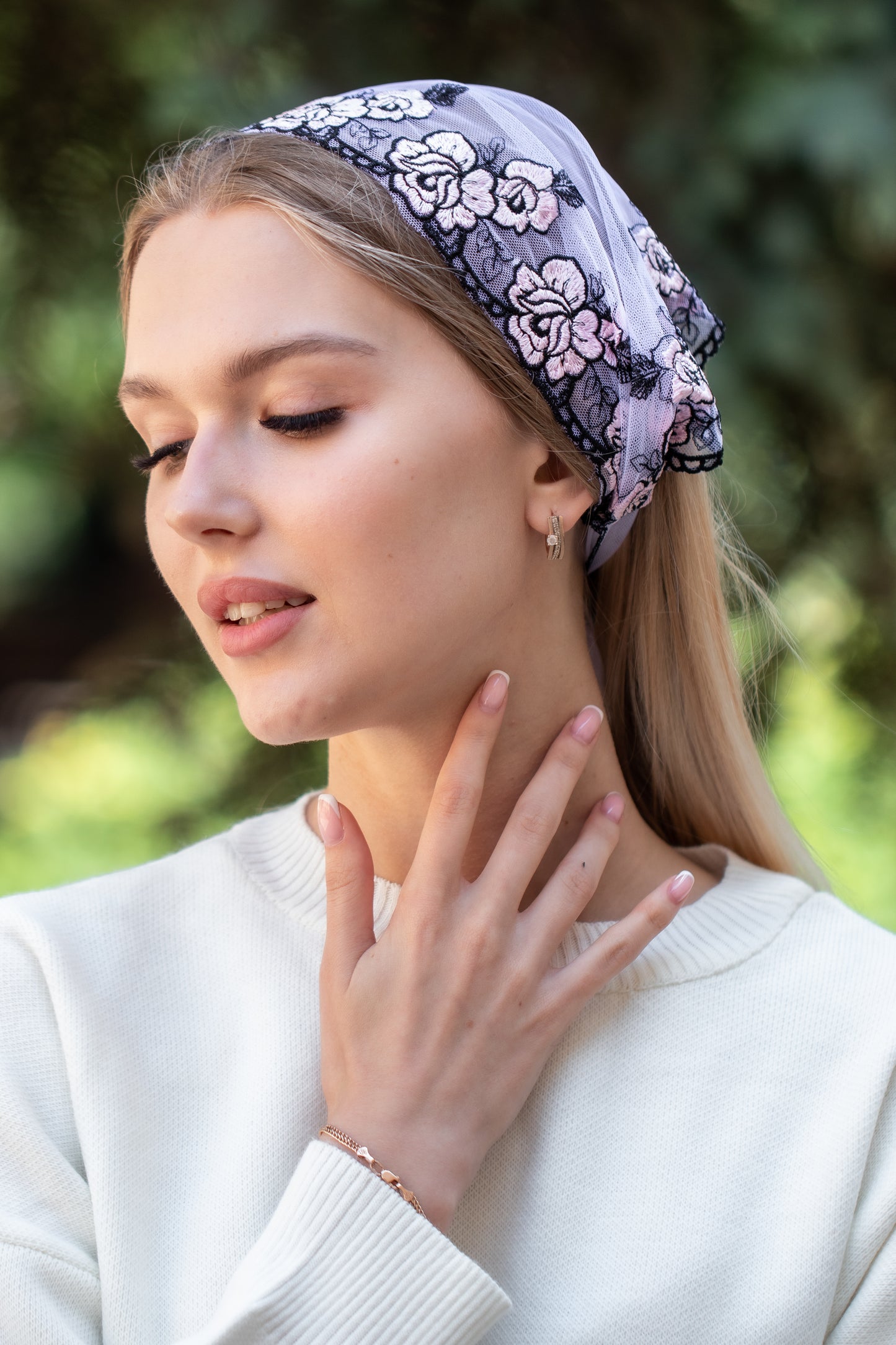 HEADBAND WITH PINK FLOWERS - MariaVeils