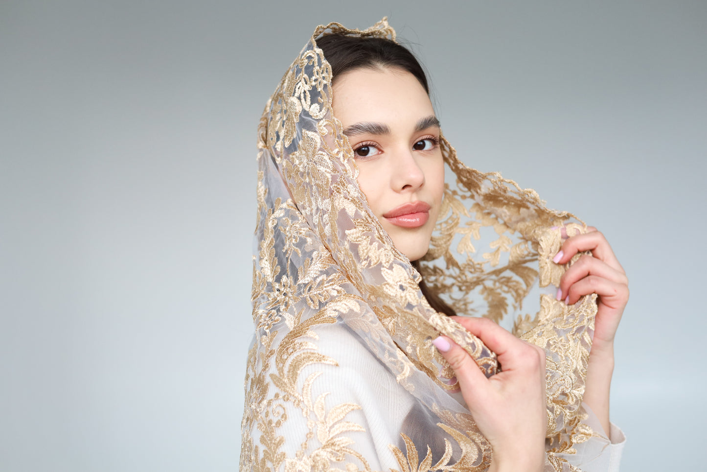 GOLD INFINITY MANTILLA - MariaVeils