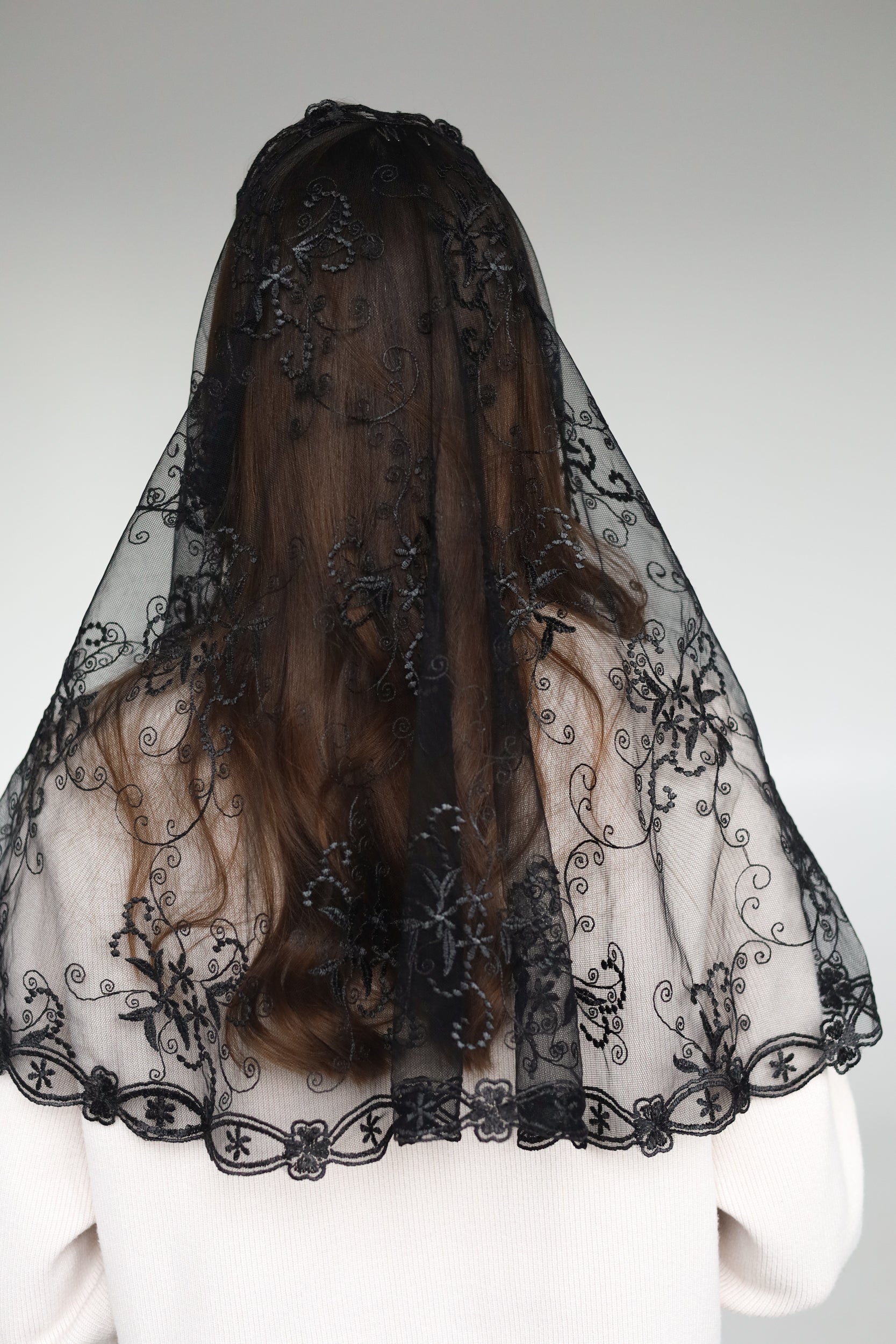 LONG BLACK MANTILLA - MariaVeils