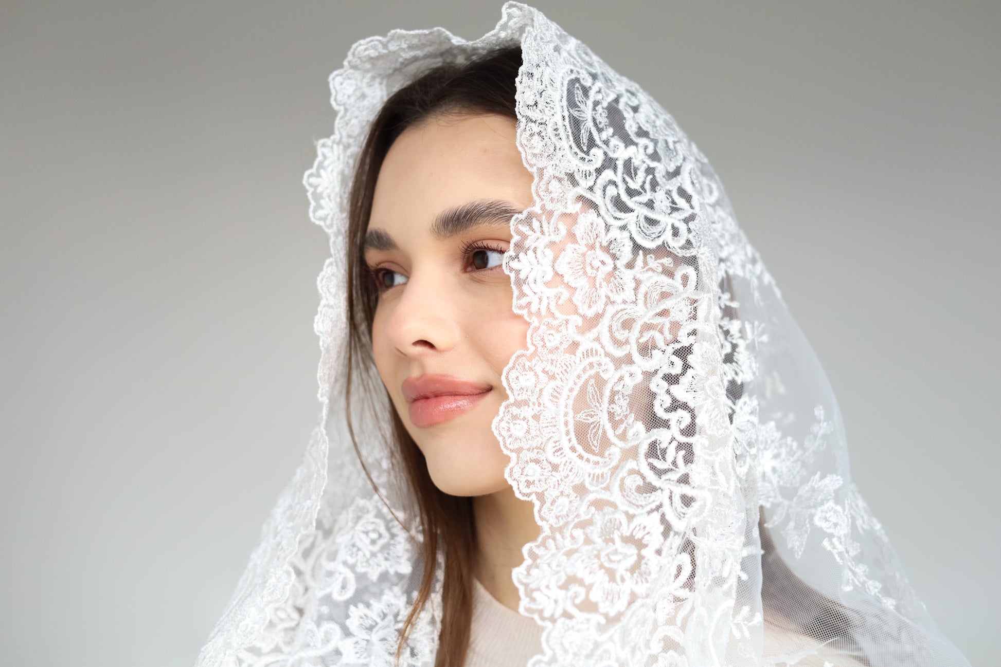IVORY INFINITY MANTILLA - MariaVeils