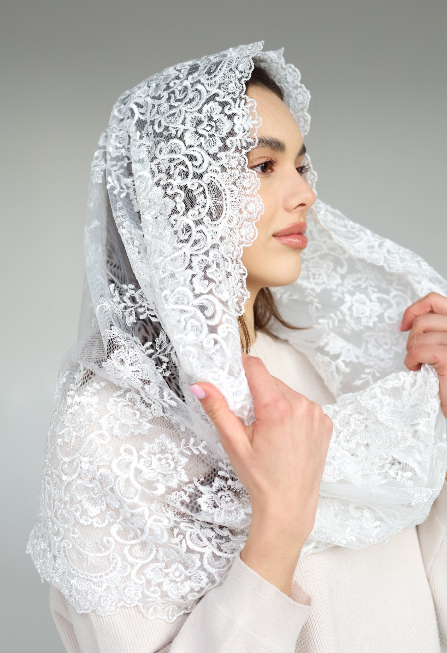 IVORY INFINITY MANTILLA - MariaVeils