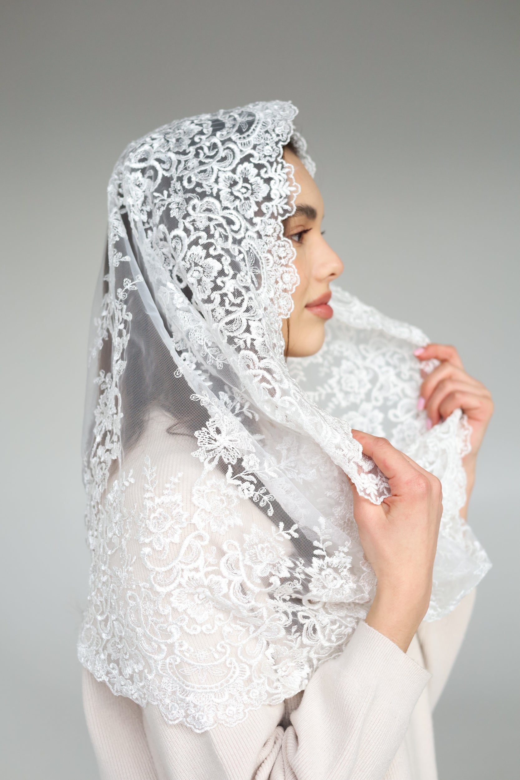 IVORY INFINITY MANTILLA - MariaVeils