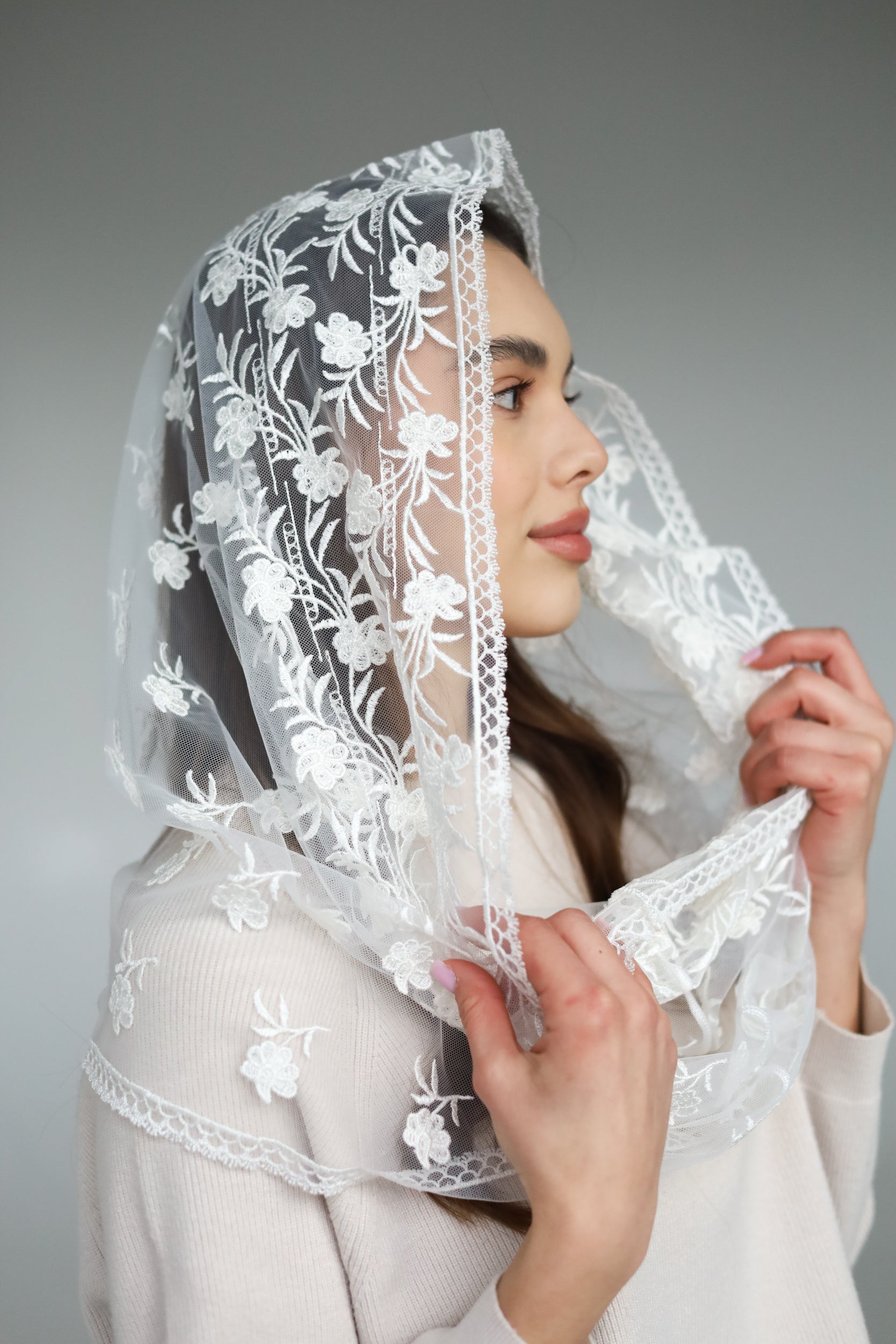 INFINITY SHAPE IVORY VEIL - MariaVeils