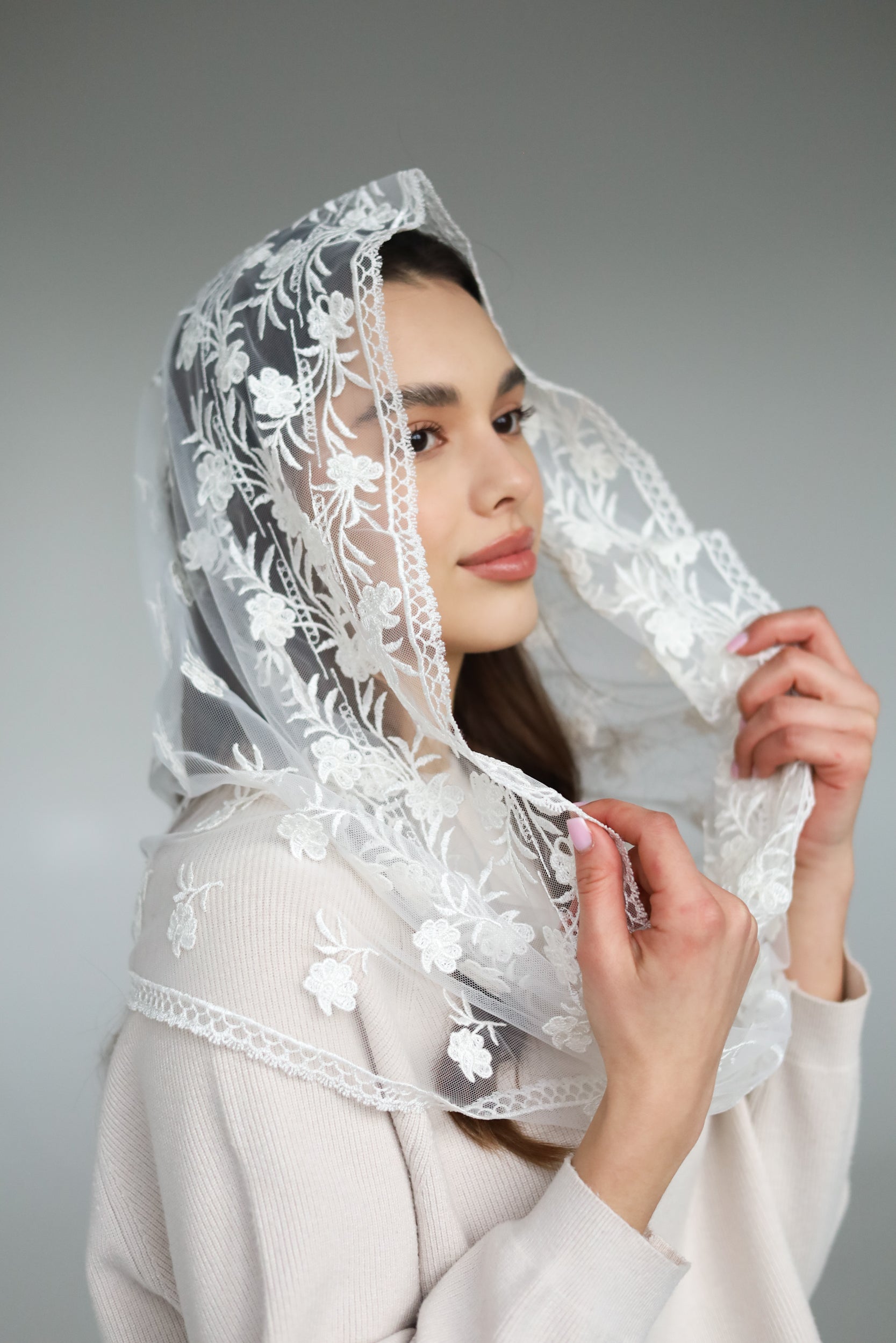 INFINITY SHAPE IVORY VEIL - MariaVeils