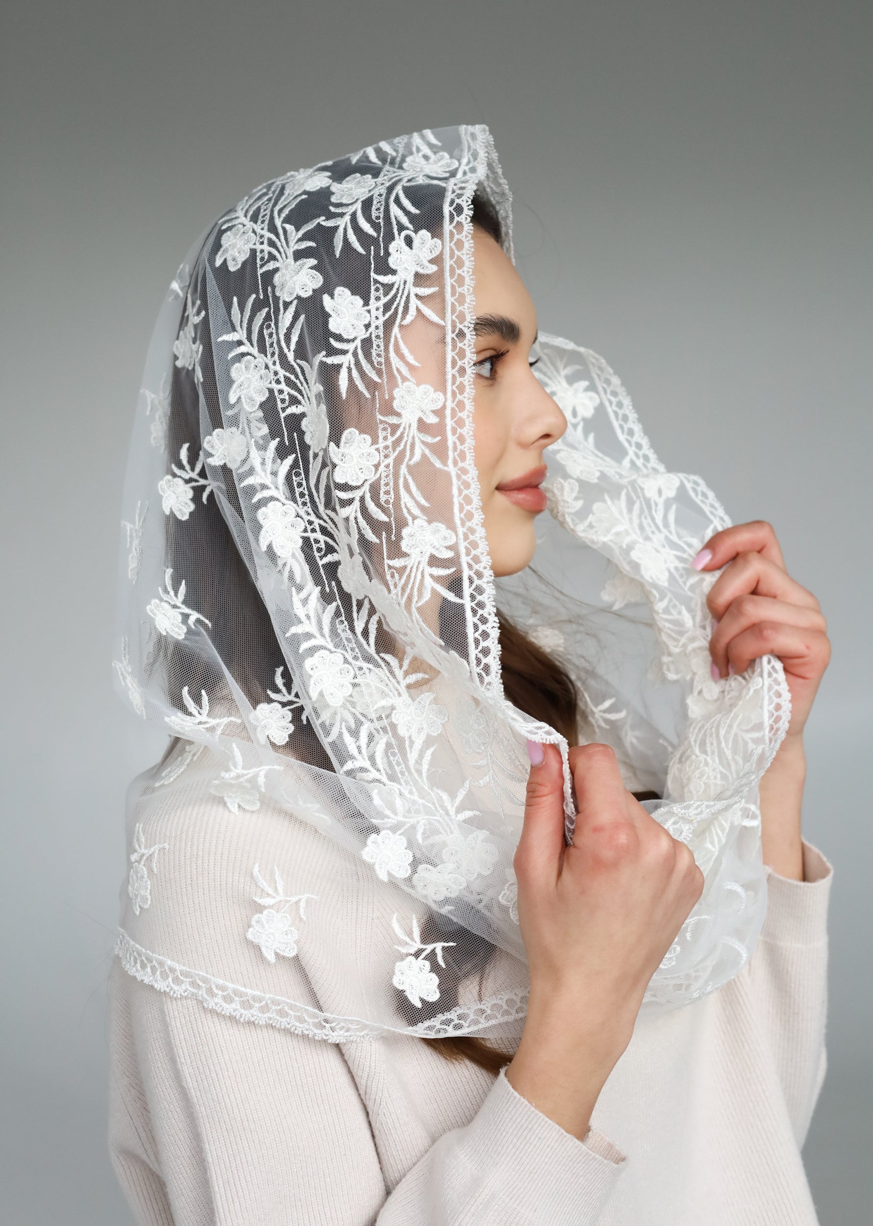 INFINITY SHAPE IVORY VEIL - MariaVeils
