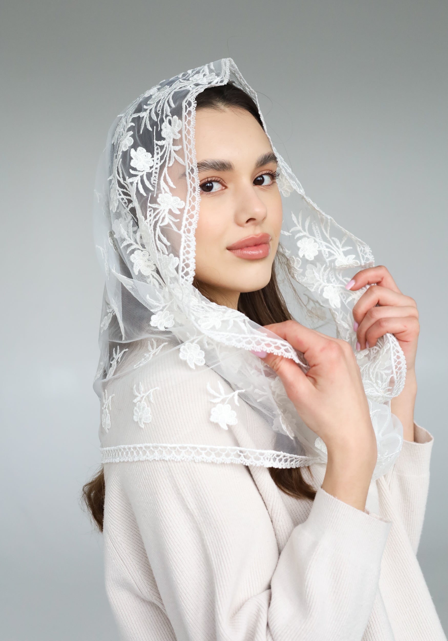 INFINITY SHAPE IVORY VEIL - MariaVeils